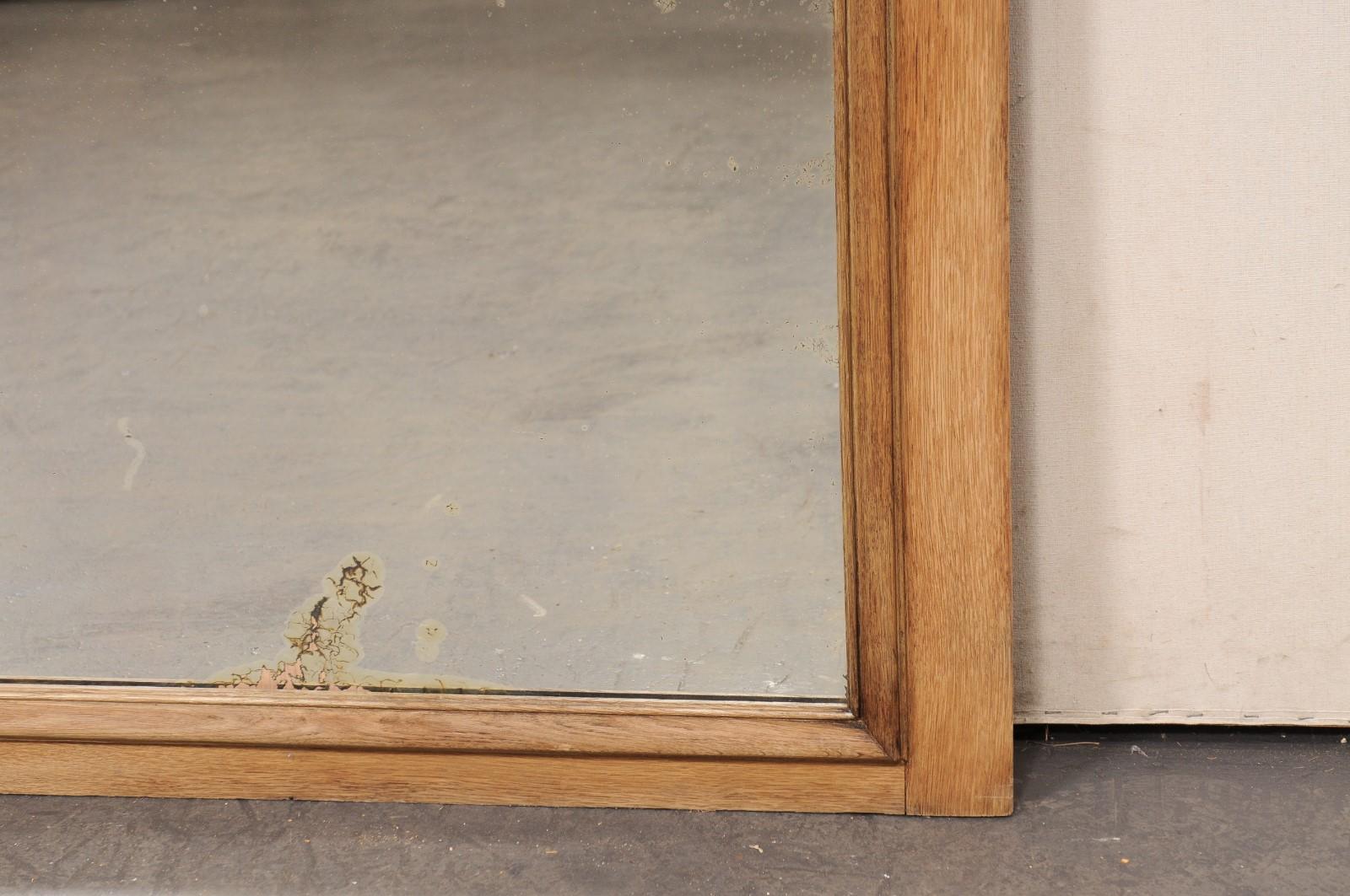 Bois Grand miroir français du 19e siècle en bois sculpté à motifs floraux et coquillages avec Verre en vente