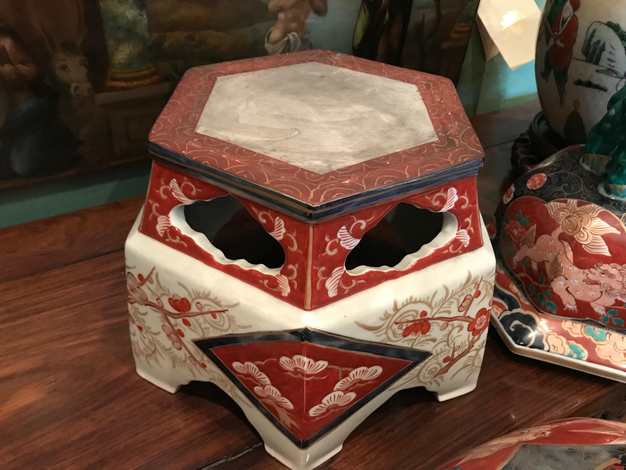 Grande vaso da tempio Imari del XIX secolo. pezzo centrale Vaso da copertura su supporto Antiquariato LA in vendita 5