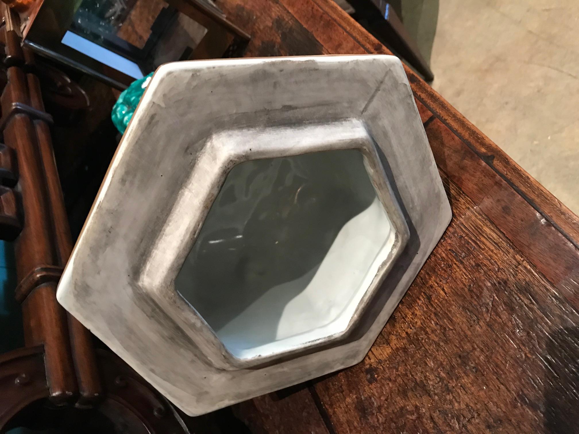 Grande vaso da tempio Imari del XIX secolo. pezzo centrale Vaso da copertura su supporto Antiquariato LA in vendita 2