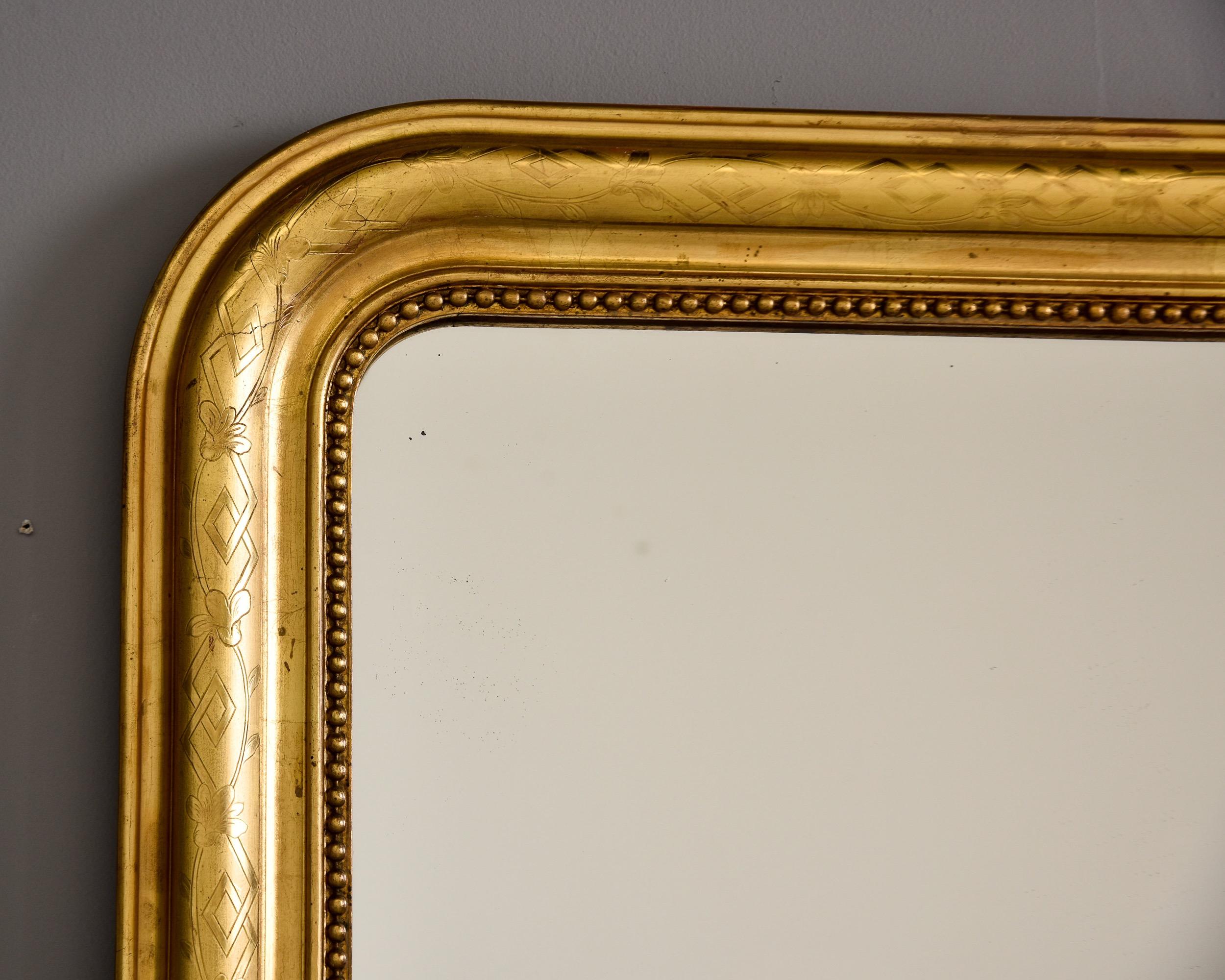 Grand miroir encadré en bois doré de Louis Philippe, C.C.  Bon état - En vente à Troy, MI