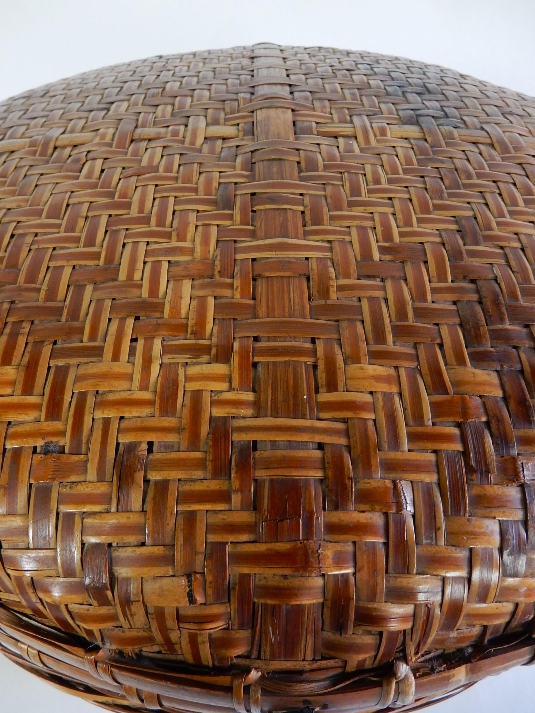 Large 19th C. Qing period Chinese Woven Bamboo & Cane Lidded Basket  In Fair Condition For Sale In Las Vegas, NV