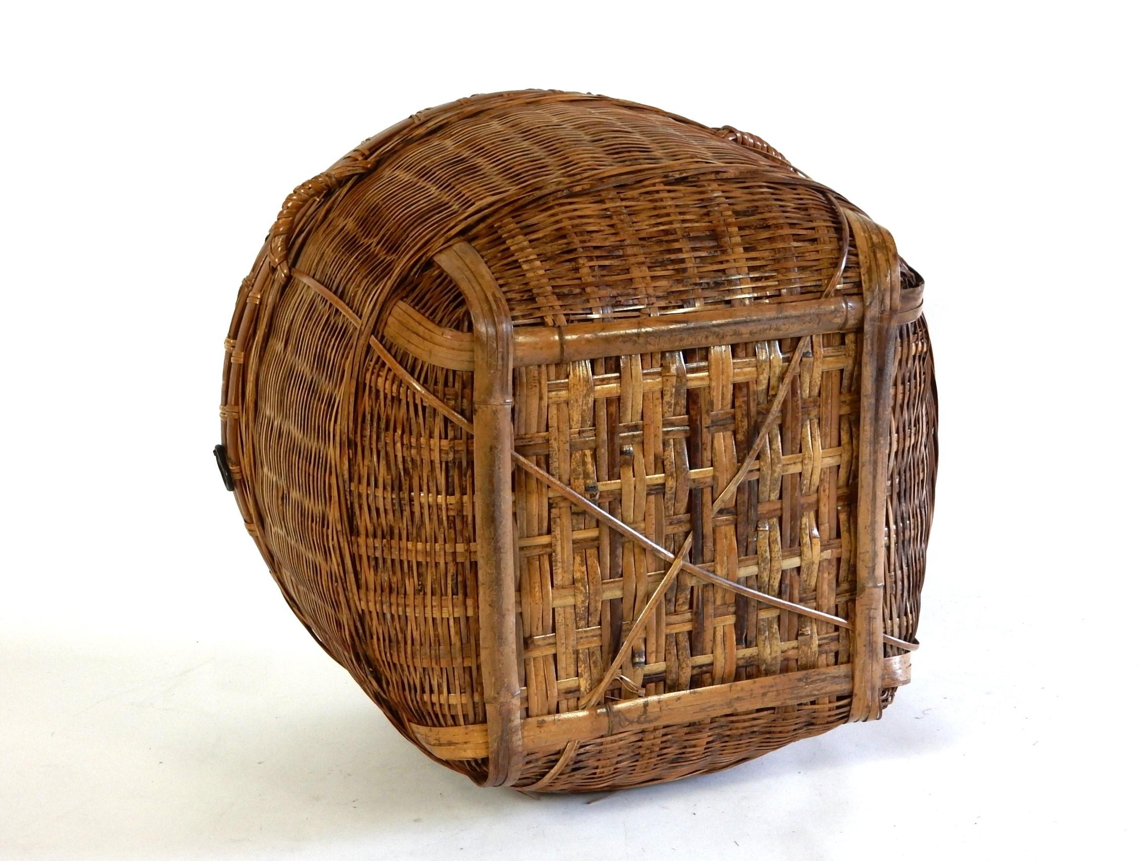 Large 19th C. Qing period Chinese Woven Bamboo & Cane Lidded Basket  For Sale 1