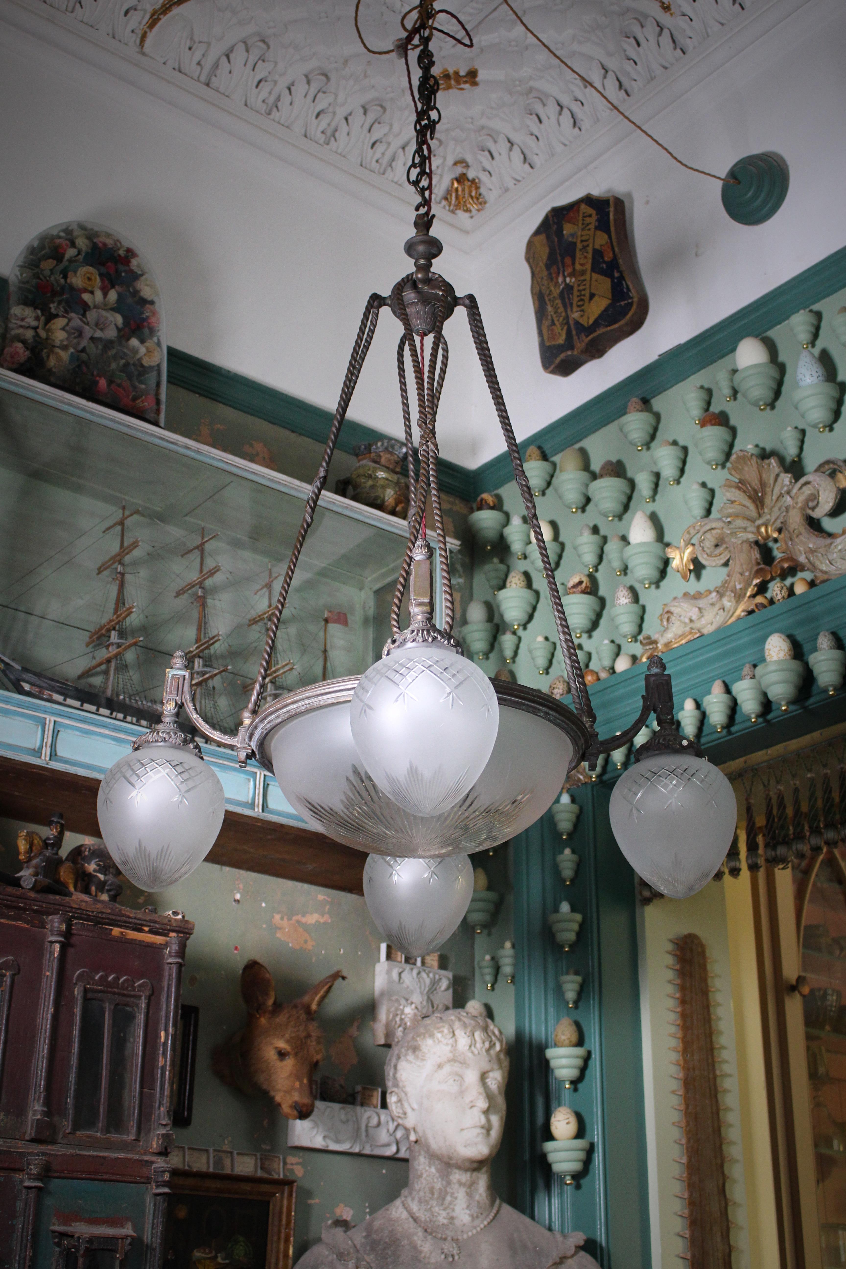 Grande lampadario a sospensione inglese in bronzo e vetro del 19° secolo Regency Revival in vendita 4