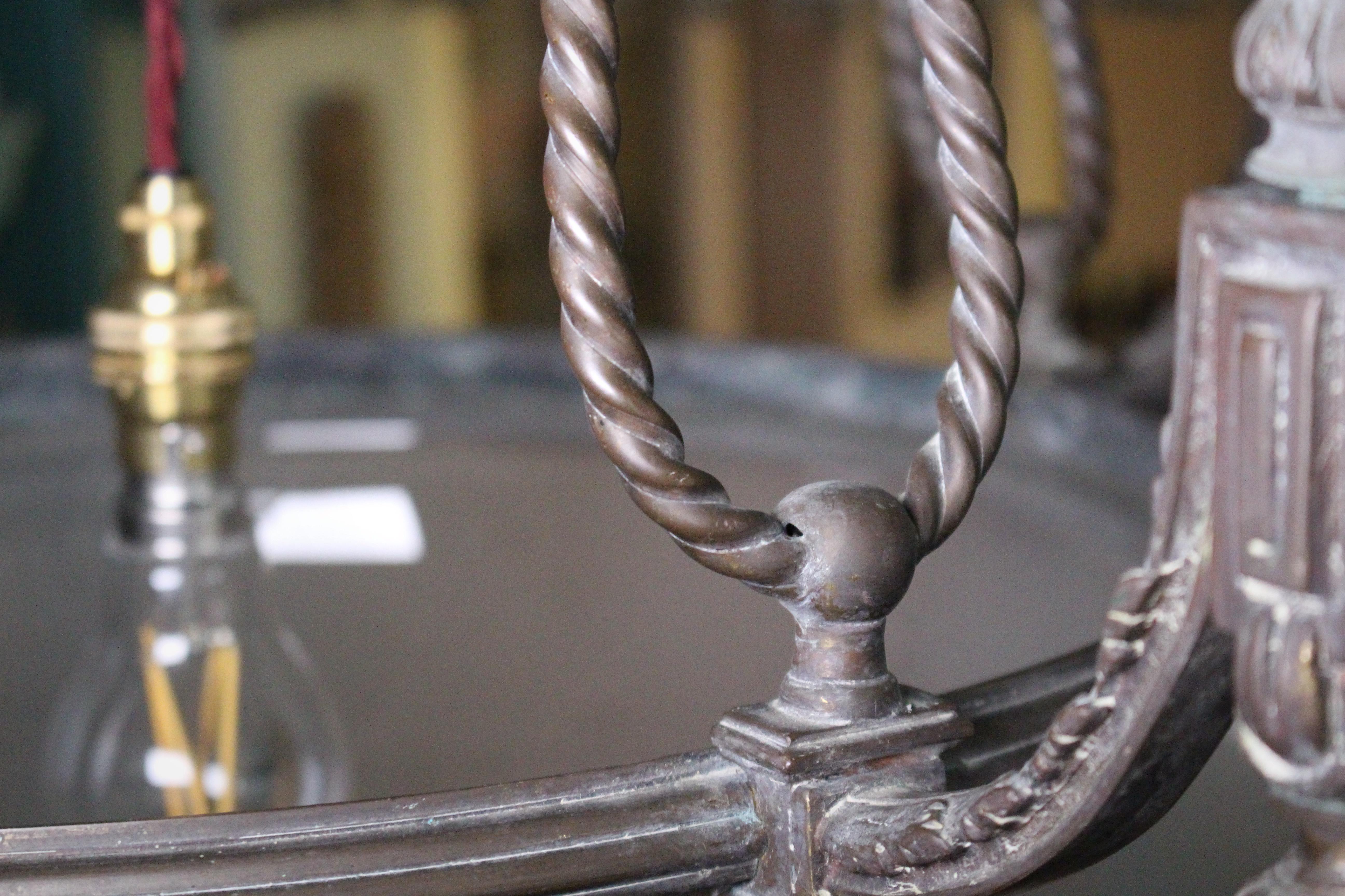 Grande lampadario a sospensione inglese in bronzo e vetro del 19° secolo Regency Revival in vendita 8