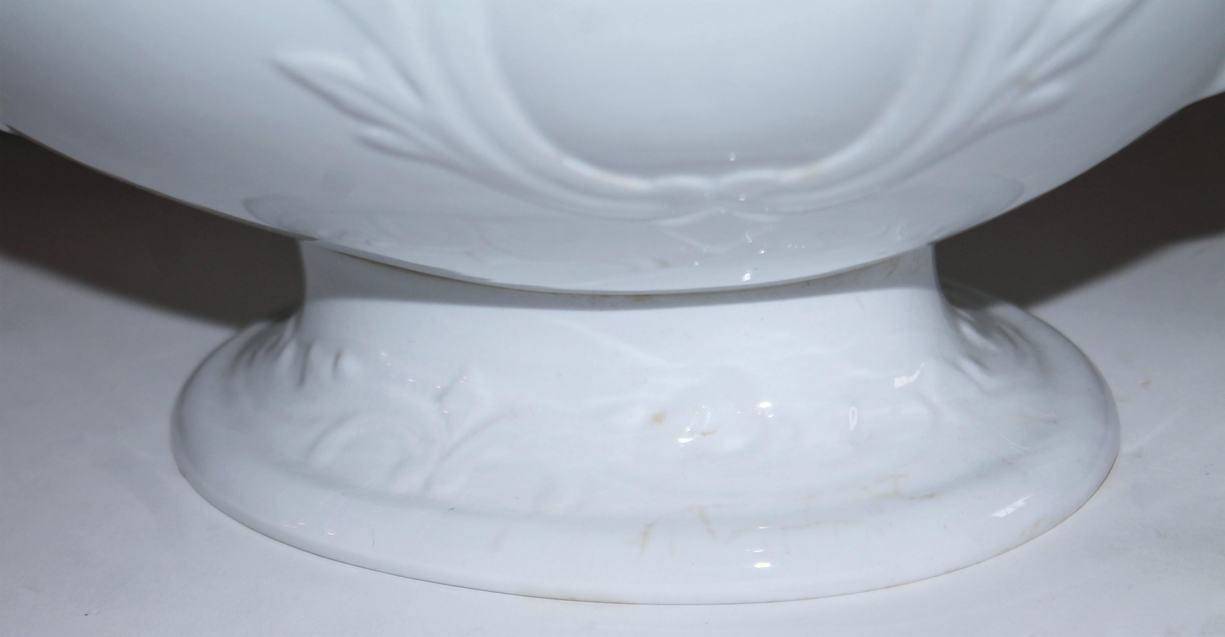 Large 19th C Tureen w/ Lid and Tray In Good Condition For Sale In Los Angeles, CA