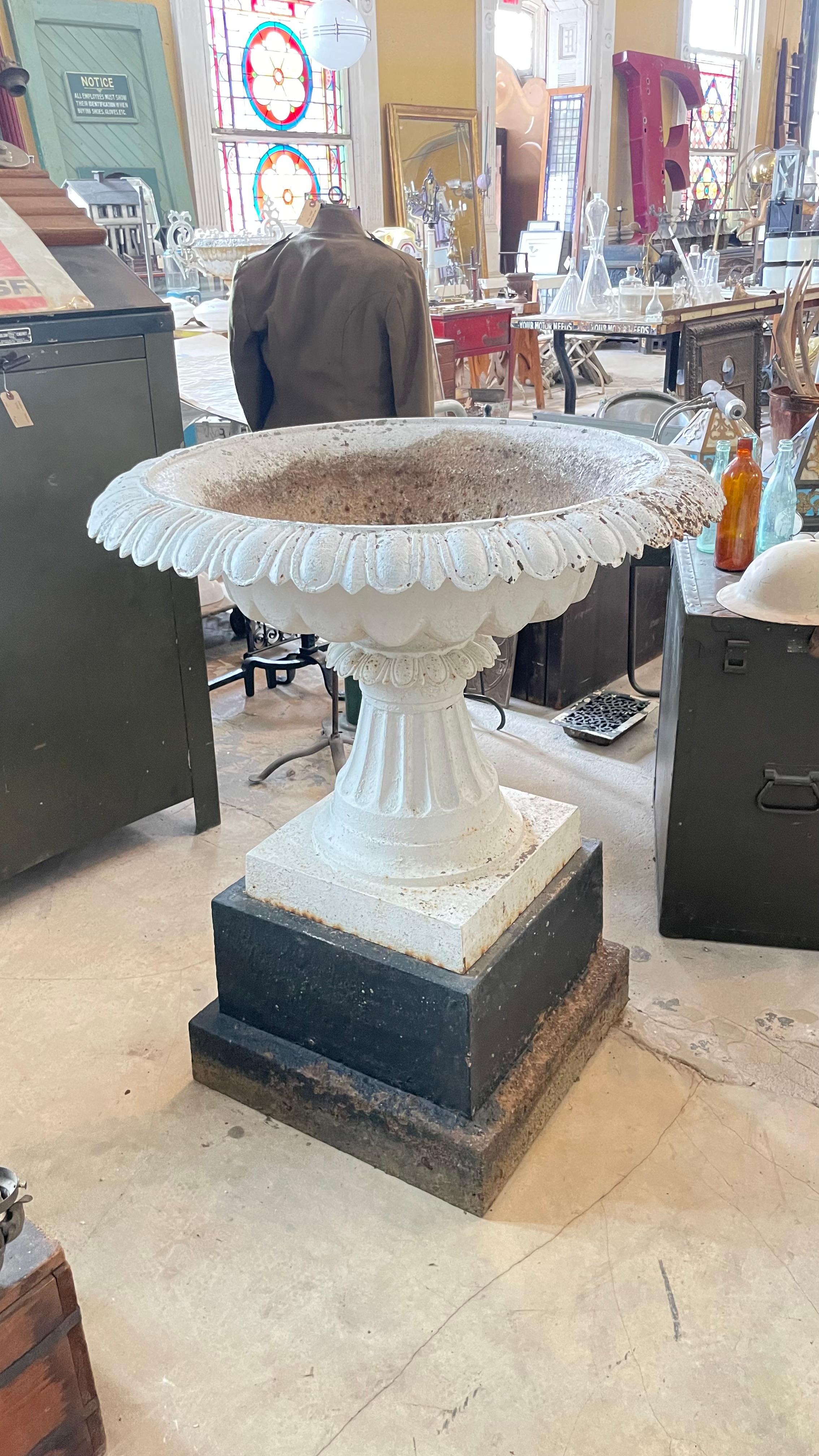 Large 19th c. Victorian Cast Iron Urn on Pedestal For Sale 3