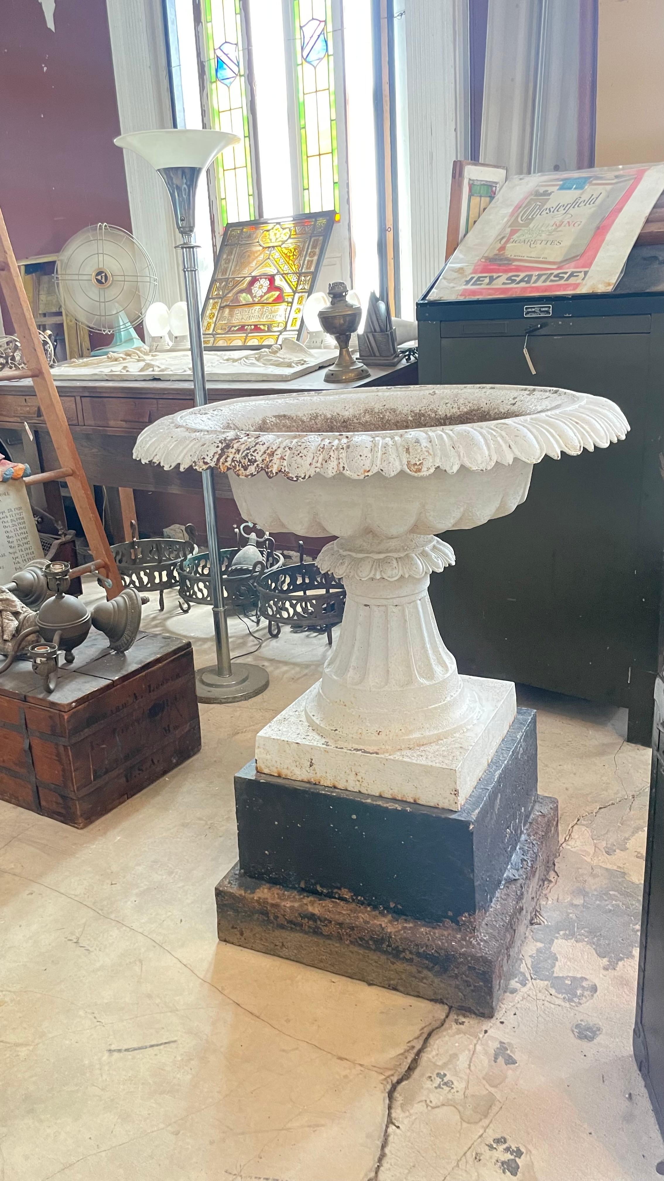Large 19th c. Victorian Cast Iron Urn on Pedestal For Sale 4