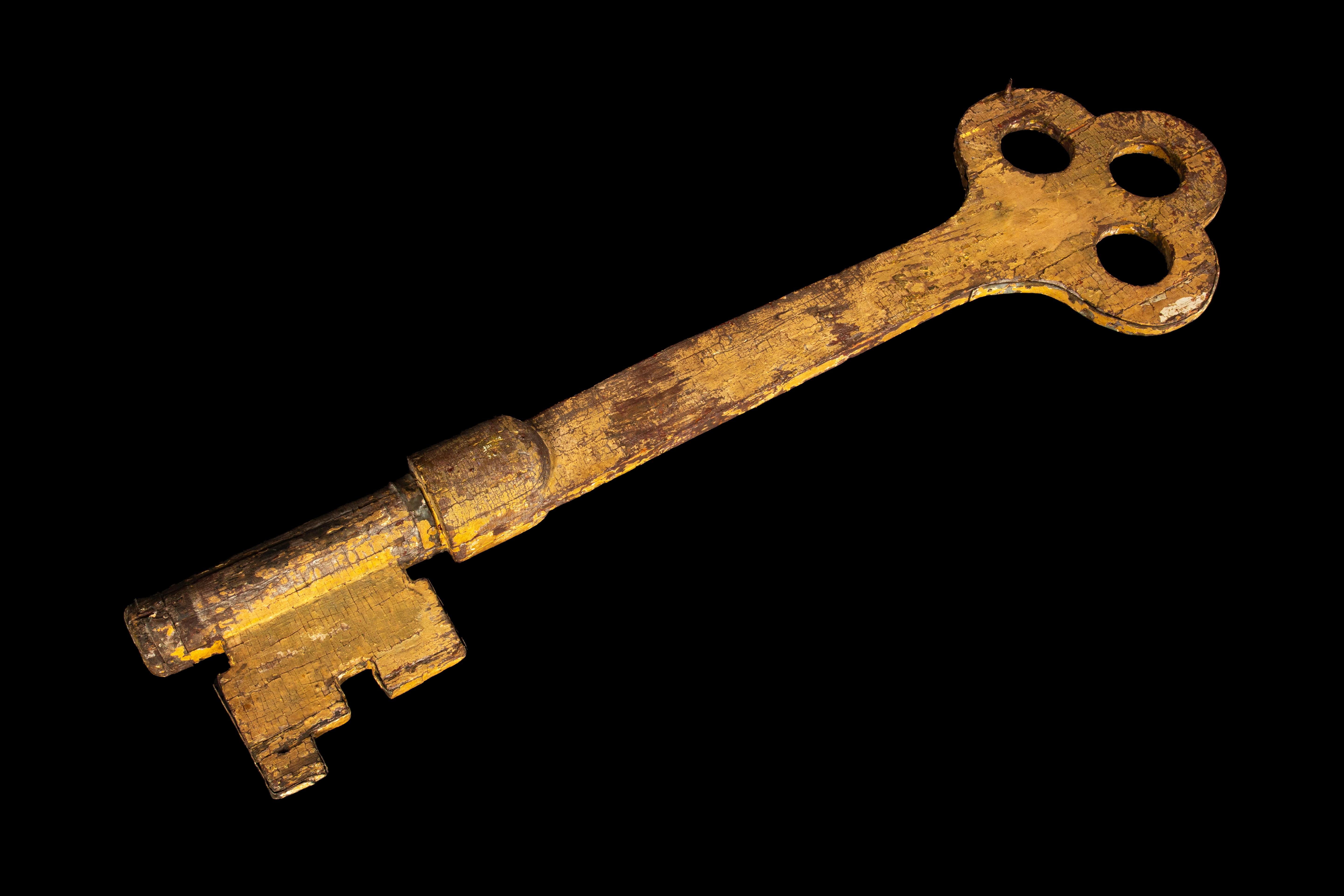 Large 19th Century 51-Inch Wooden Locksmith Key Trade Sign For Sale 1