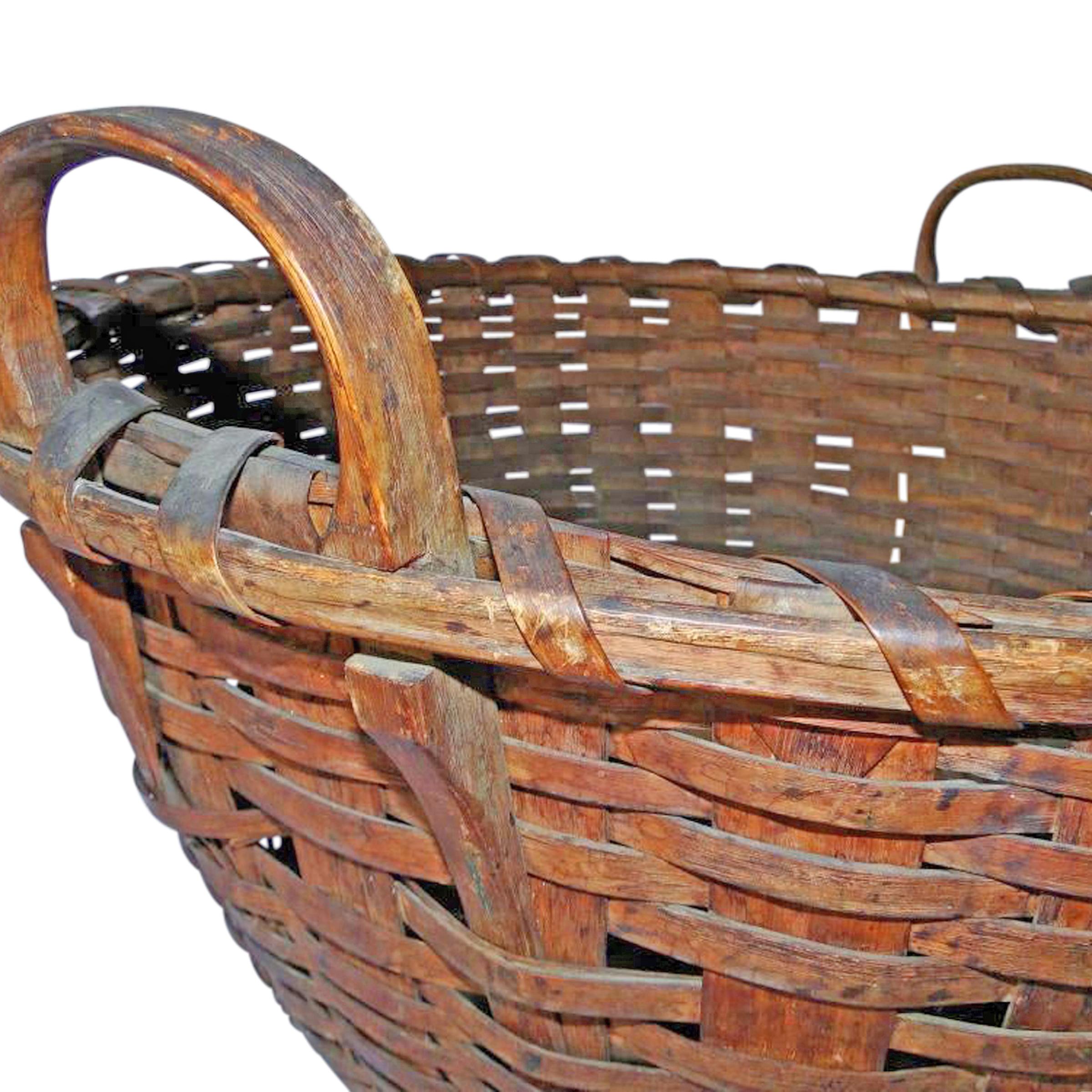 Ash Large 19th Century American Cat Head Basket