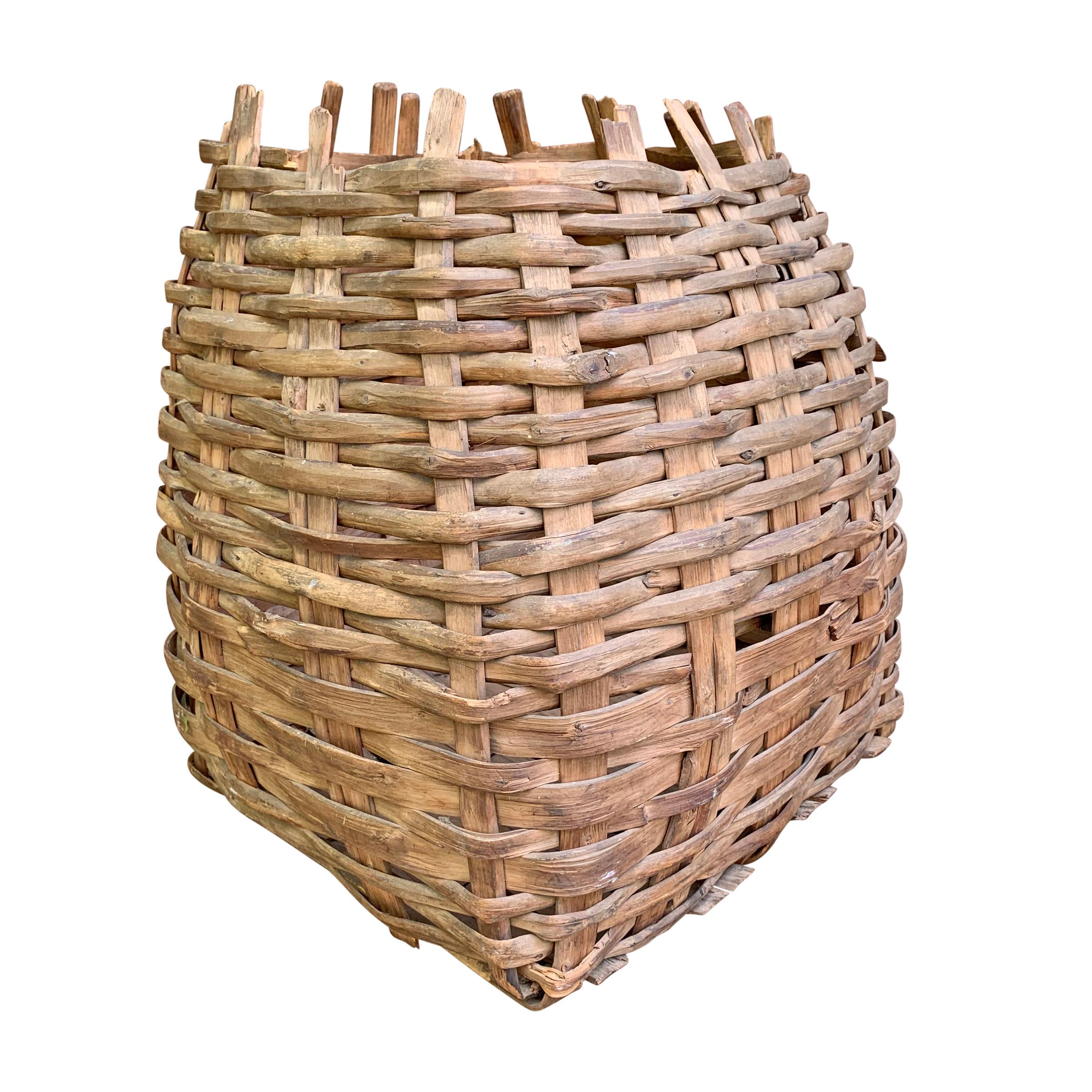 Hand-Woven Large 19th Century American Nut Basket For Sale