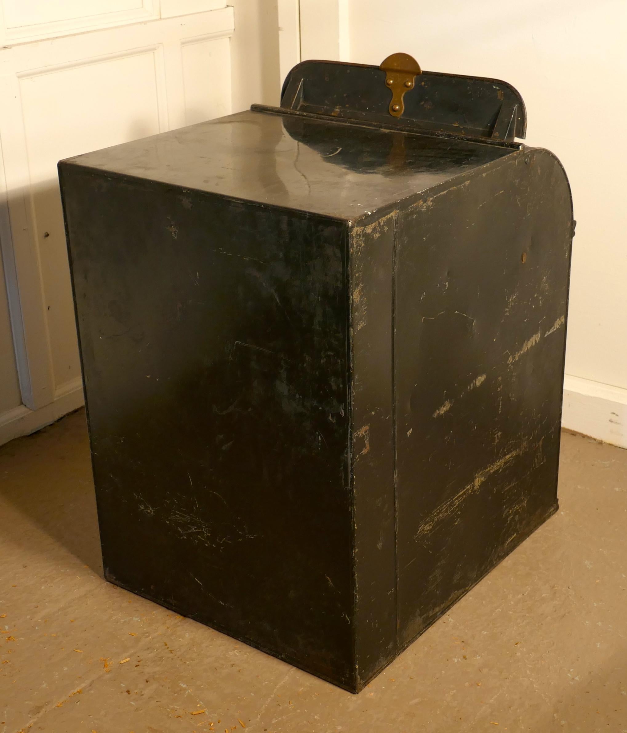 Large 19th Century American Troemner of Philadephia Toleware Cornmeal Bin For Sale 7