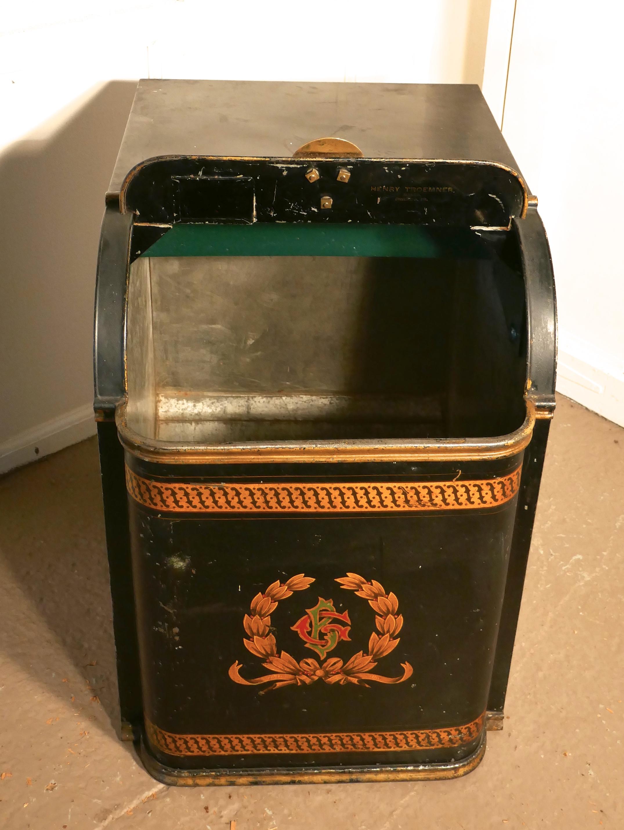 Large 19th Century American Troemner of Philadephia Toleware Cornmeal Bin For Sale 1