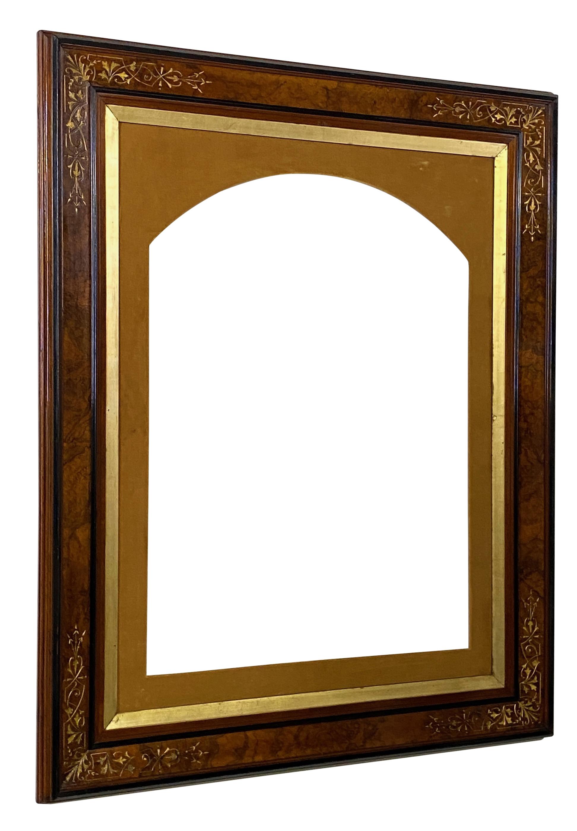 Large 19th Century American Victorian Walnut Frame In Good Condition For Sale In San Francisco, CA