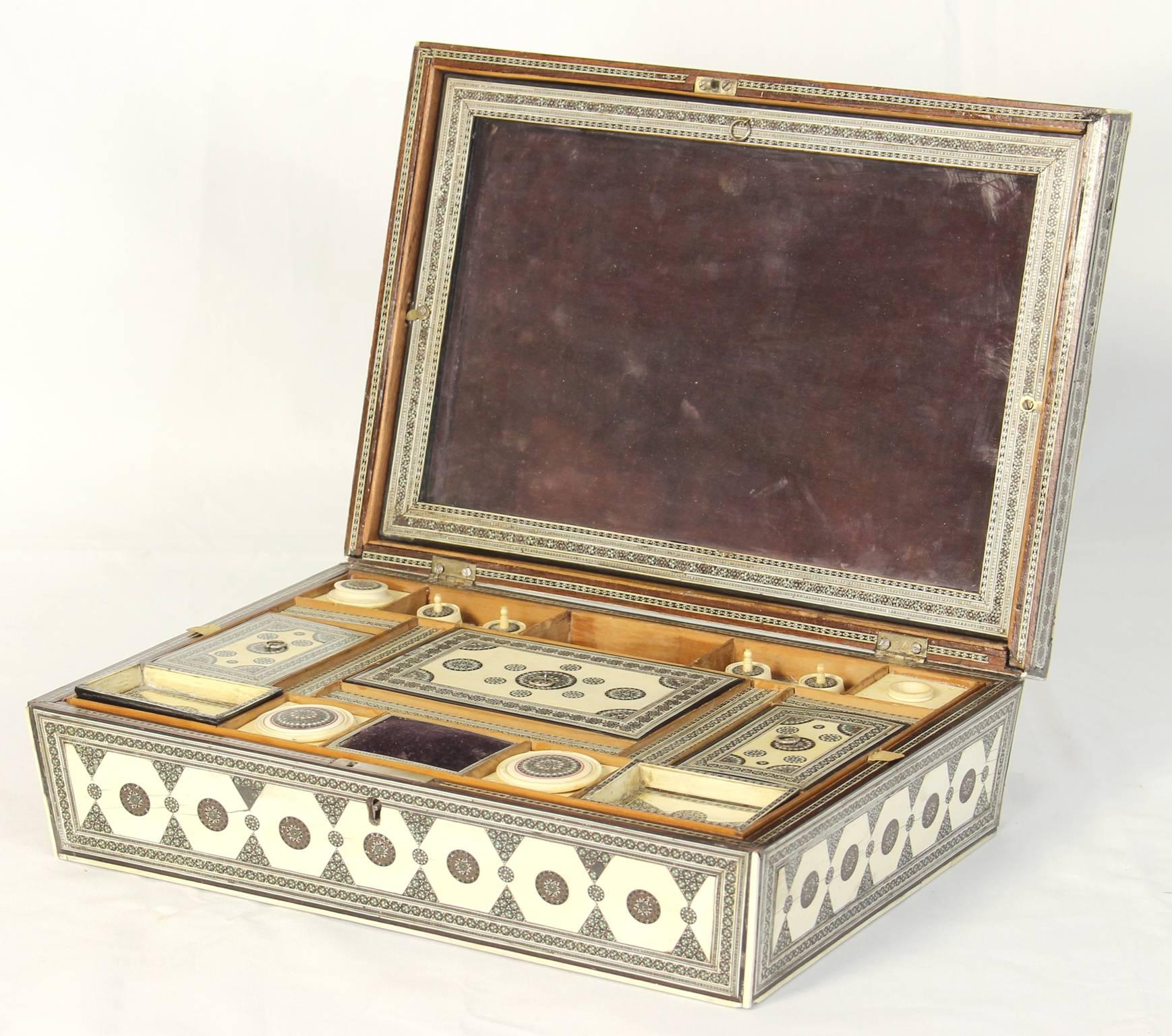 Large 19th Century Anglo-Indian Bone Sewing Box 3