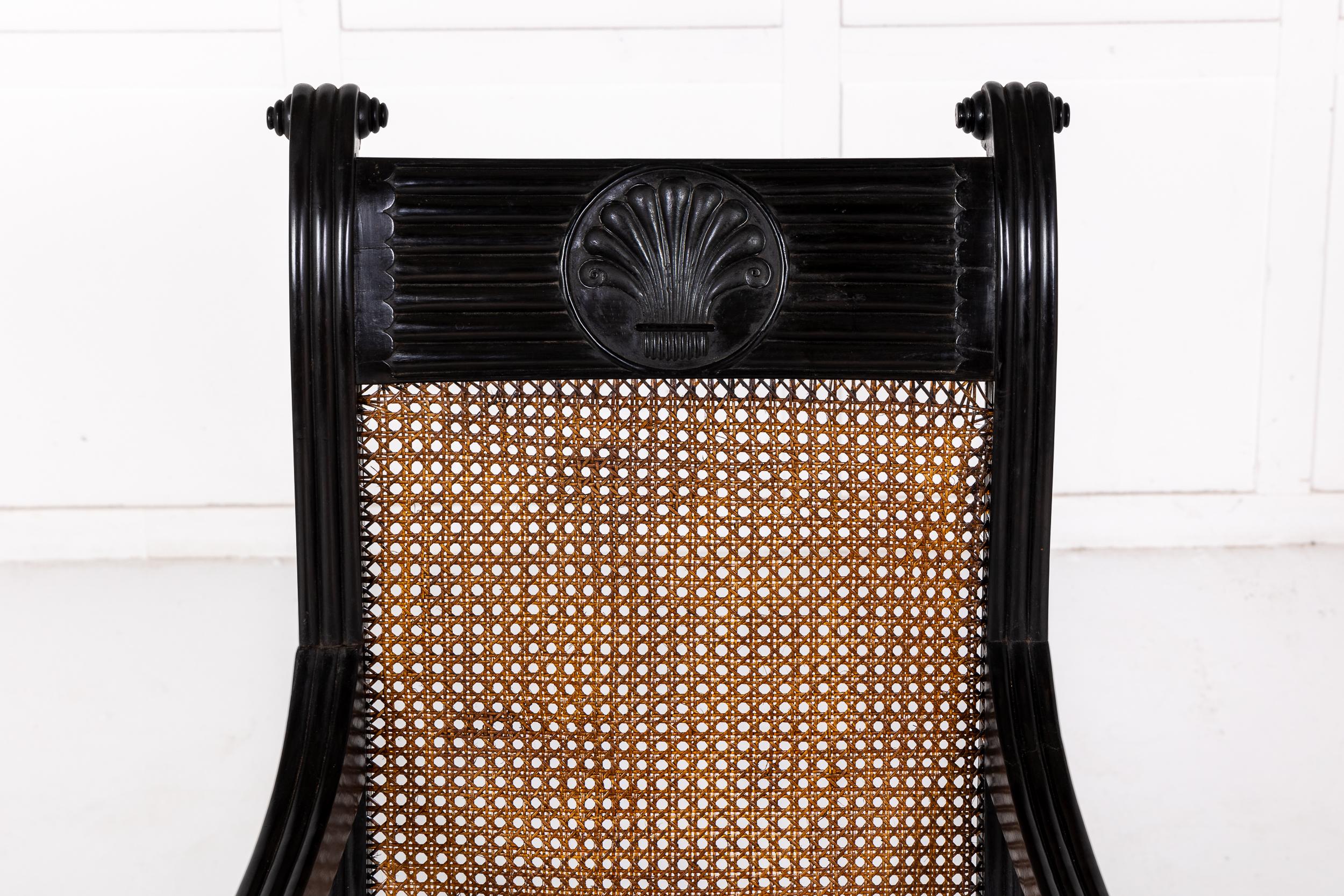Grand fauteuil de bibliothèque anglo-indien en ébène du 19ème siècle Bon état - En vente à Gloucestershire, GB