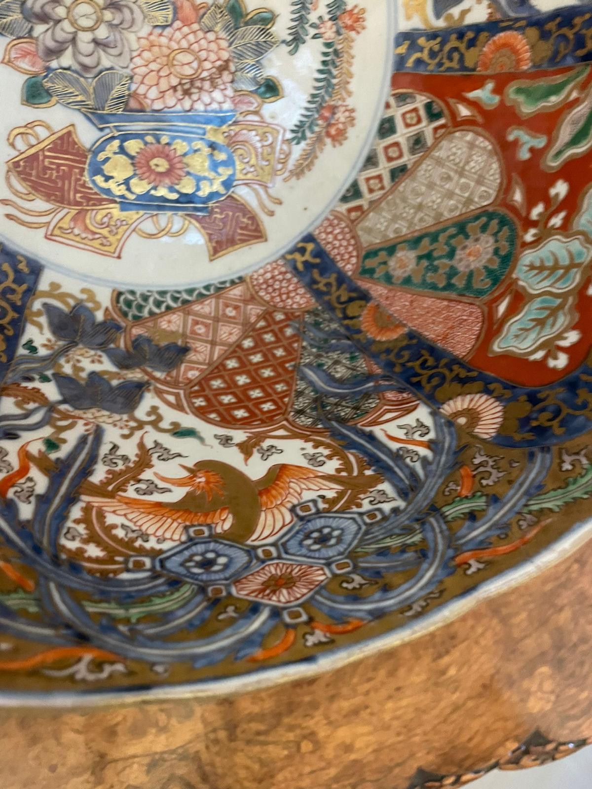 Große antike japanische Imari-Schale von herausragender Qualität aus dem 19. Jahrhundert  im Angebot 3