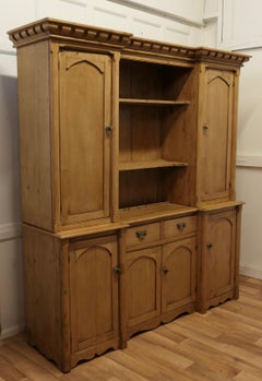 Large 19th Century Arts and Crafts Pine Farmhouse Kitchen Dresser