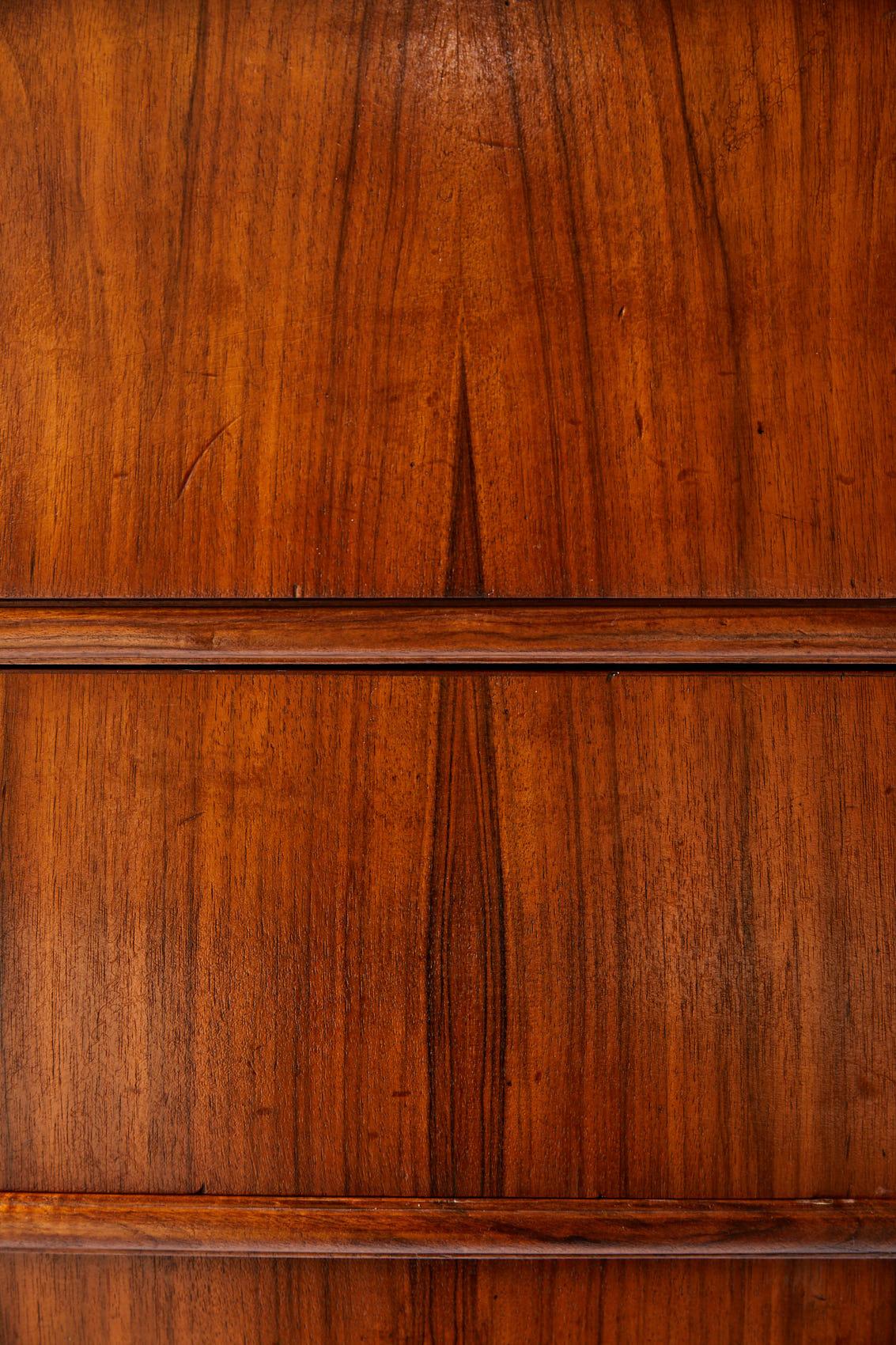 Grande commode Biedermeier del XIX secolo in vendita 10