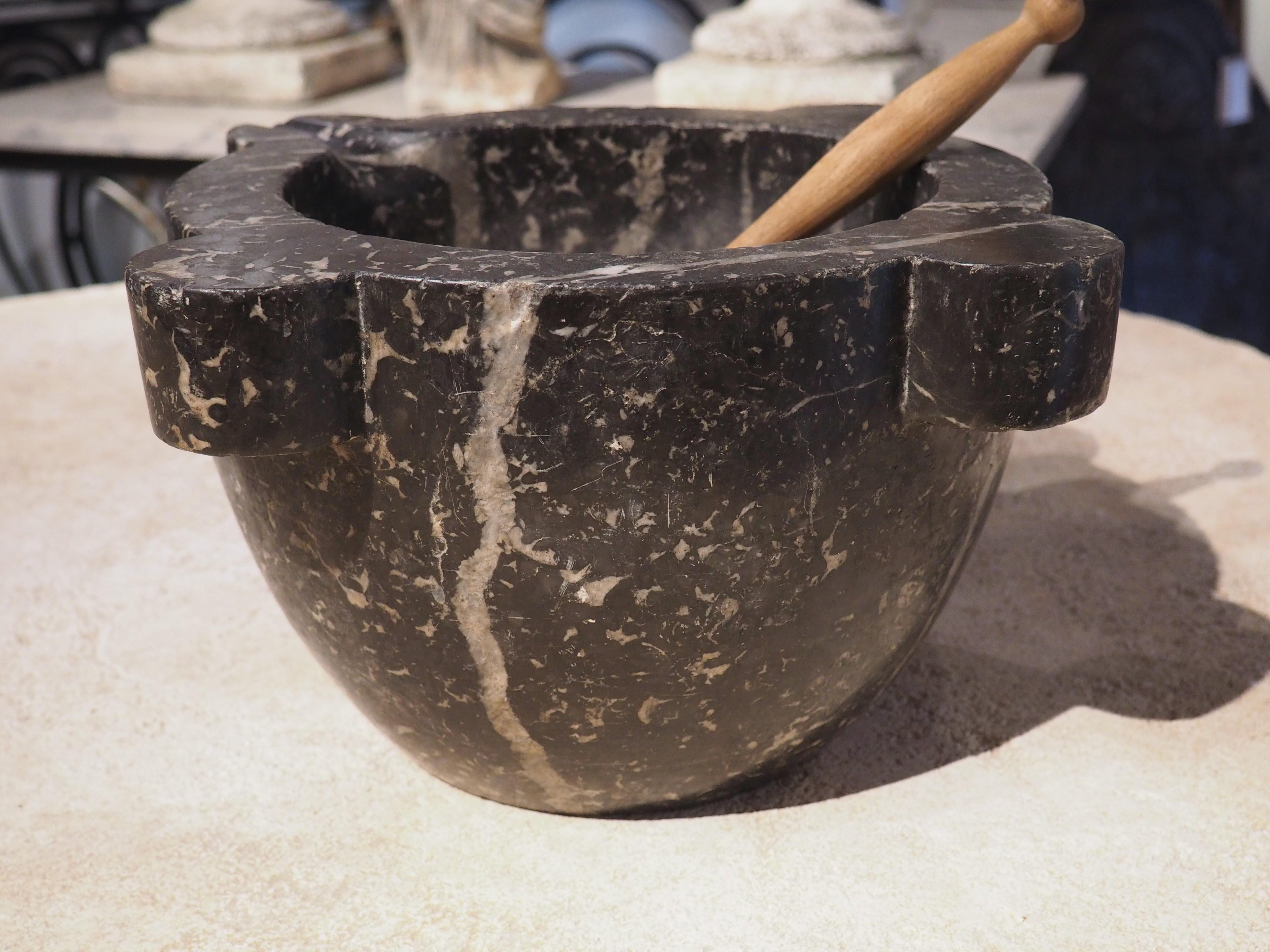 Large 19th Century Black Marble Mortar and Pestle from France In Good Condition In Dallas, TX