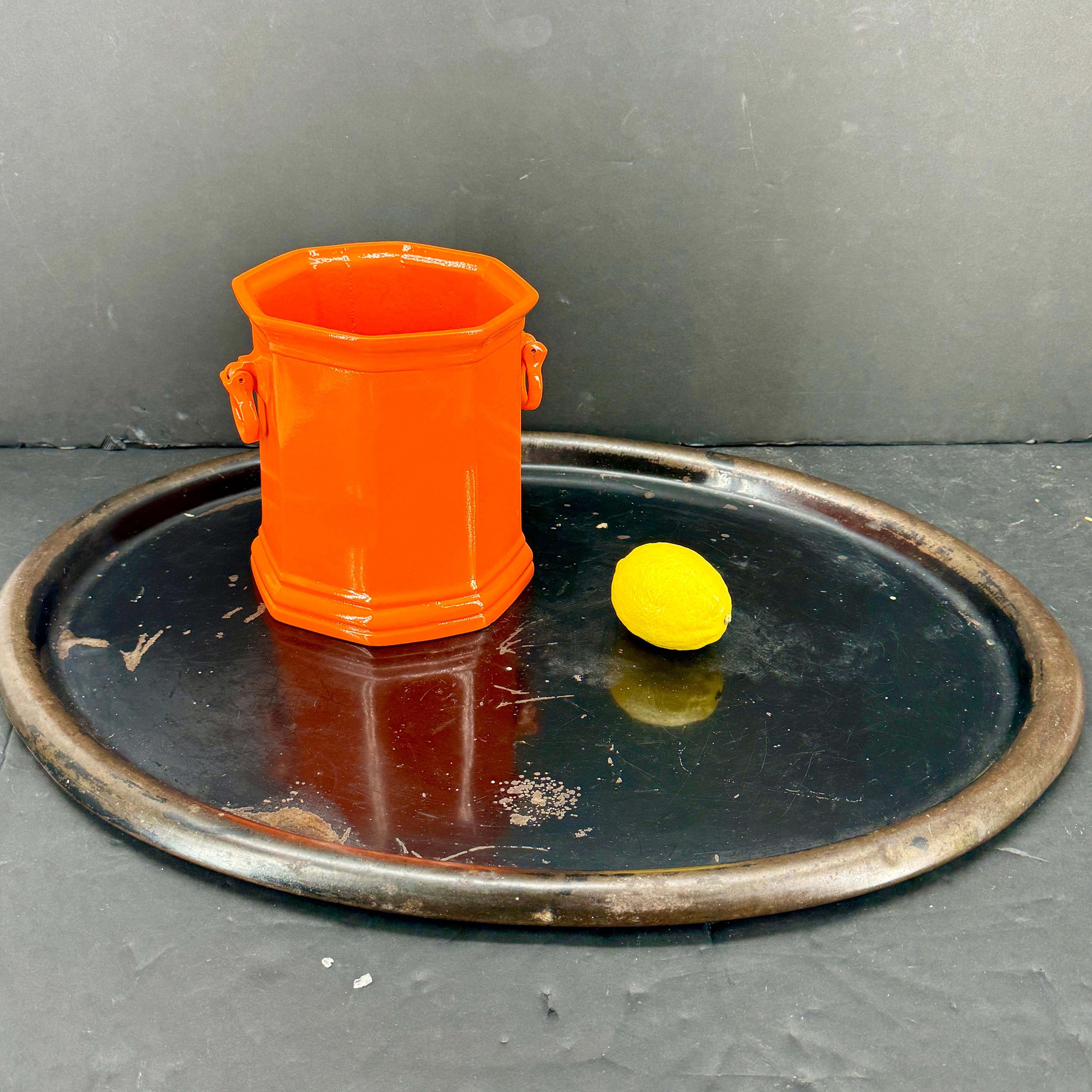 Large 19th Century Black Tole Metal Oval Serving Tray In Good Condition In Haddonfield, NJ
