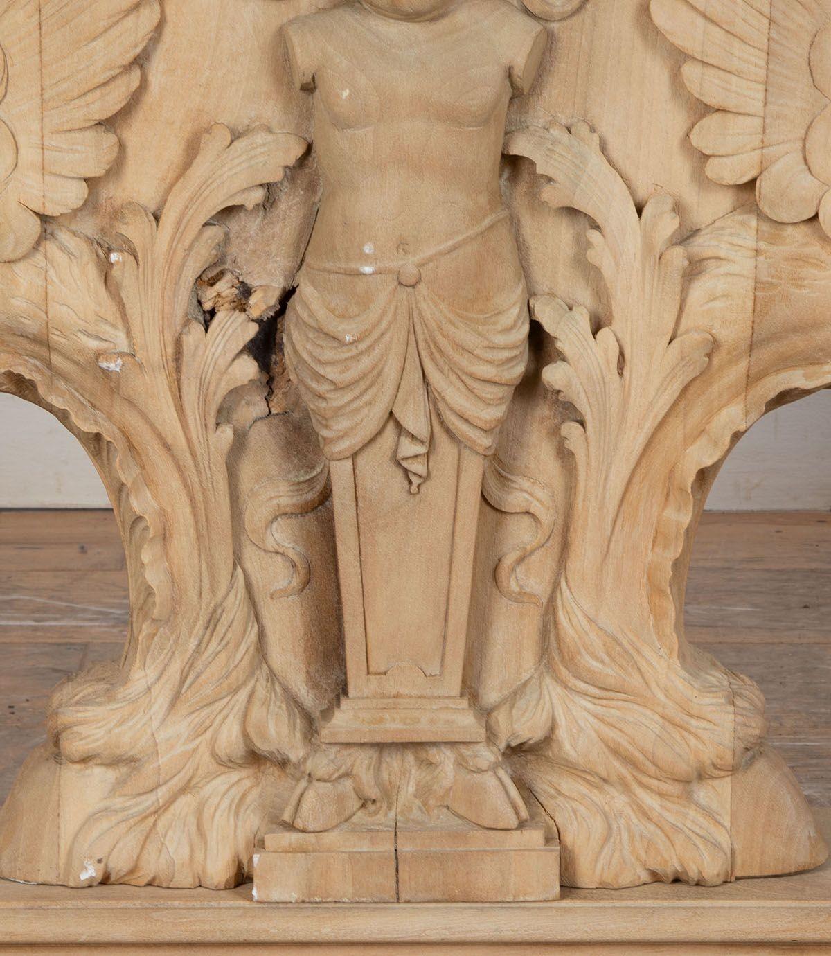 Large 19th Century Bleached Walnut Centre Table For Sale 1