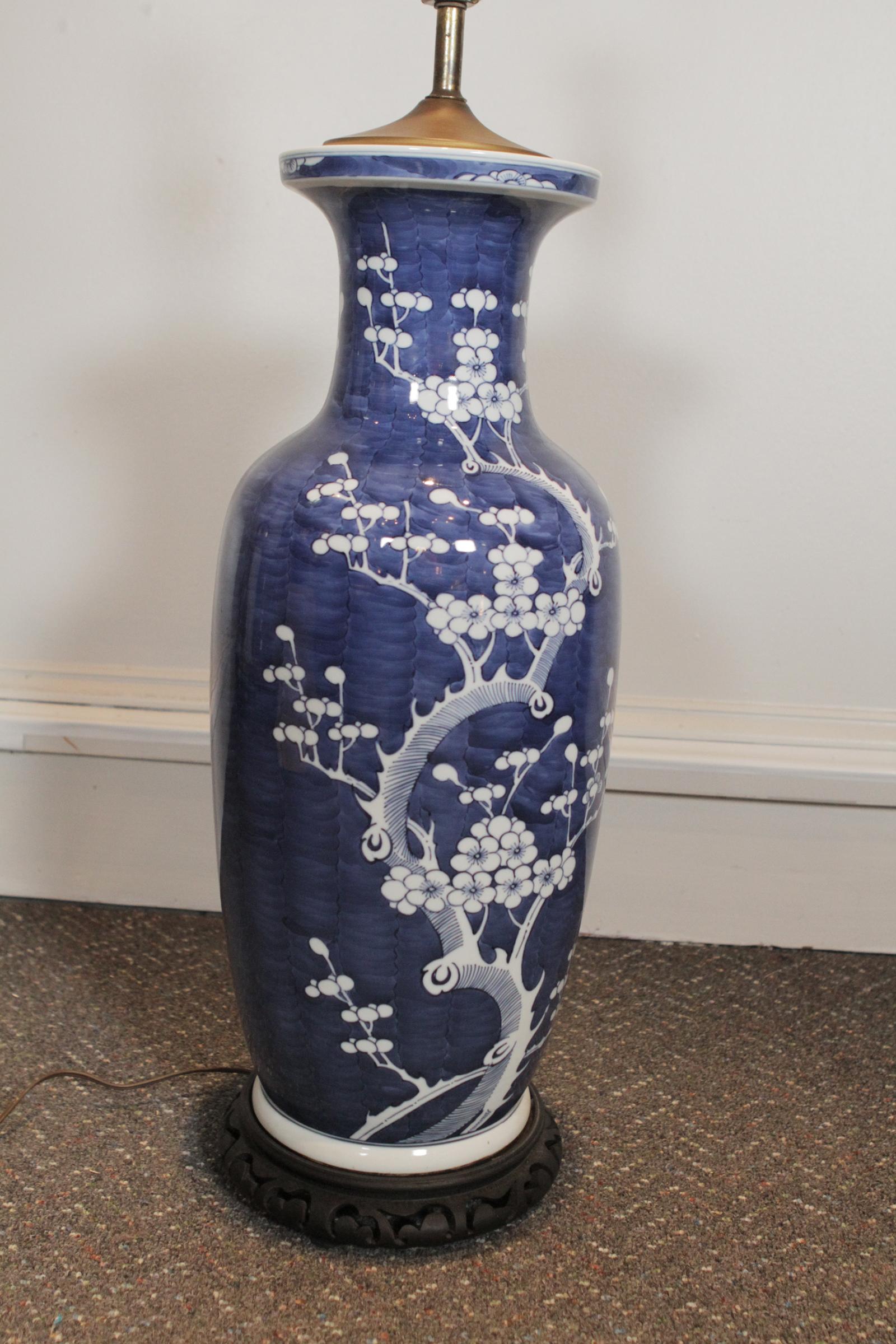 Large 19th Century Blue and White Porcelain Vase as a Lamp 3