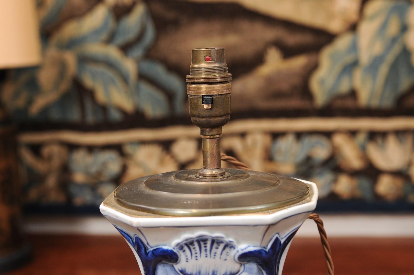 Grande vaso Delft blu e bianco del XIX secolo, cablato come lampada in vendita 8