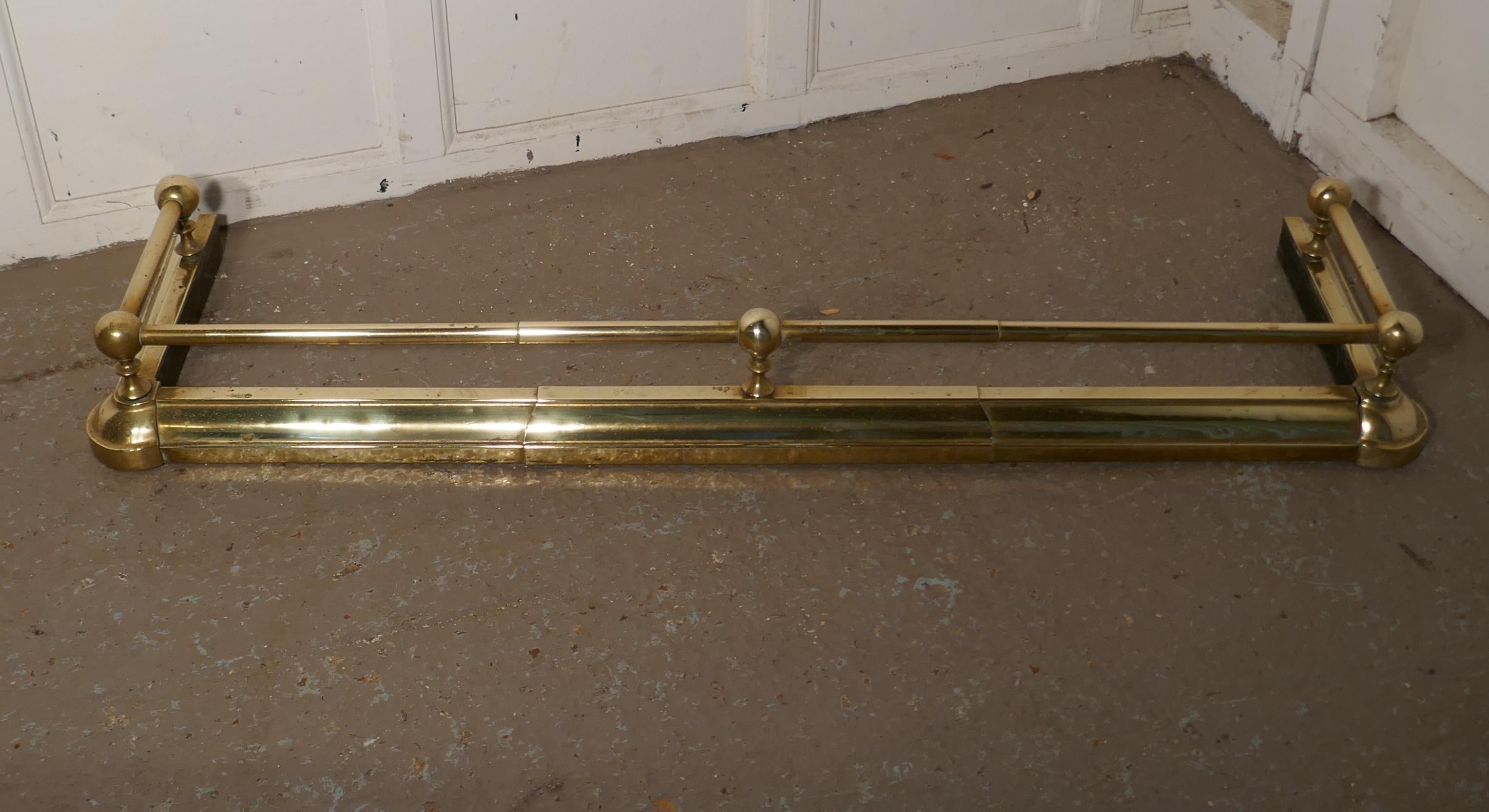 Large 19th Century Brass Fender For Sale 1