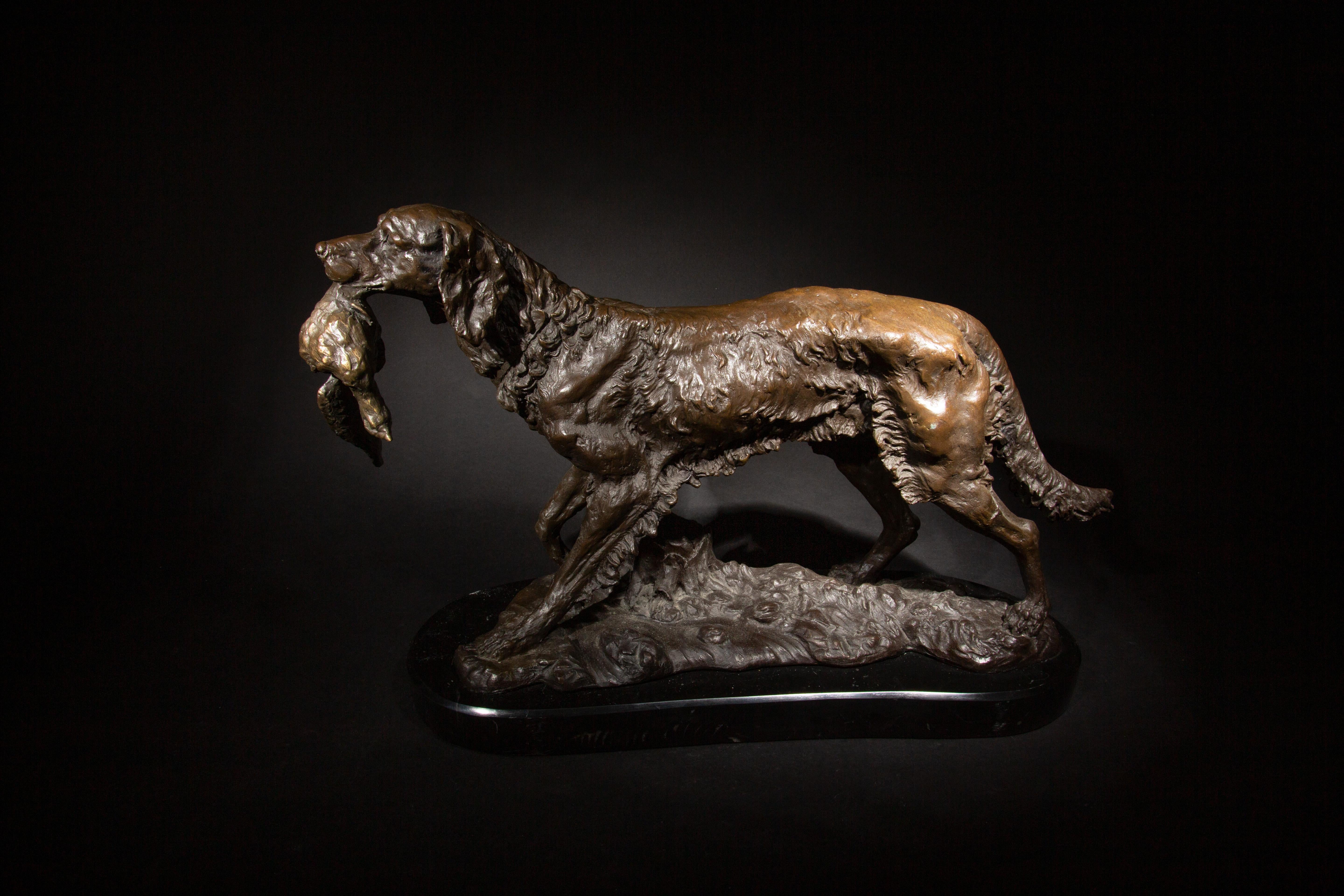 XIXe siècle Grand bronze du 19ème siècle représentant un chien de chasse avec un faisan en vente