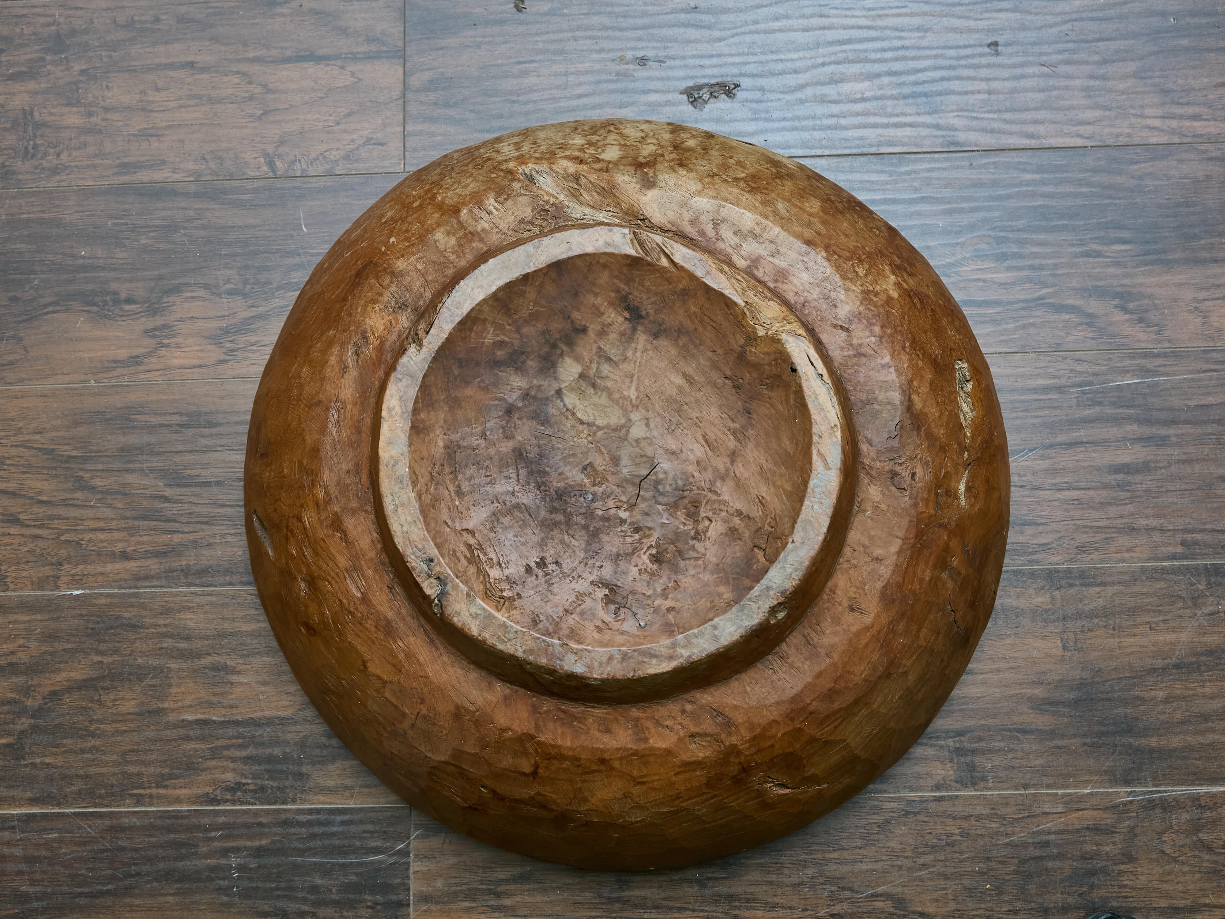 Large 19th Century Burl Walnut Bowl with Carved Footed Base For Sale 5