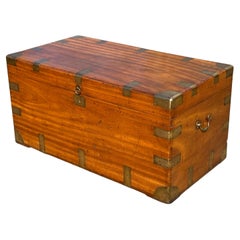 Grande baule da Campaigner in legno di canfora del XIX secolo