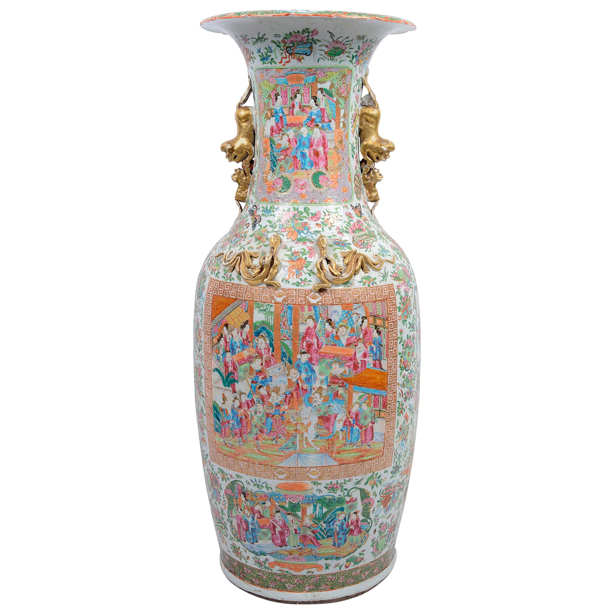 Grand vase cantonéen à médaillons roses du 19ème siècle