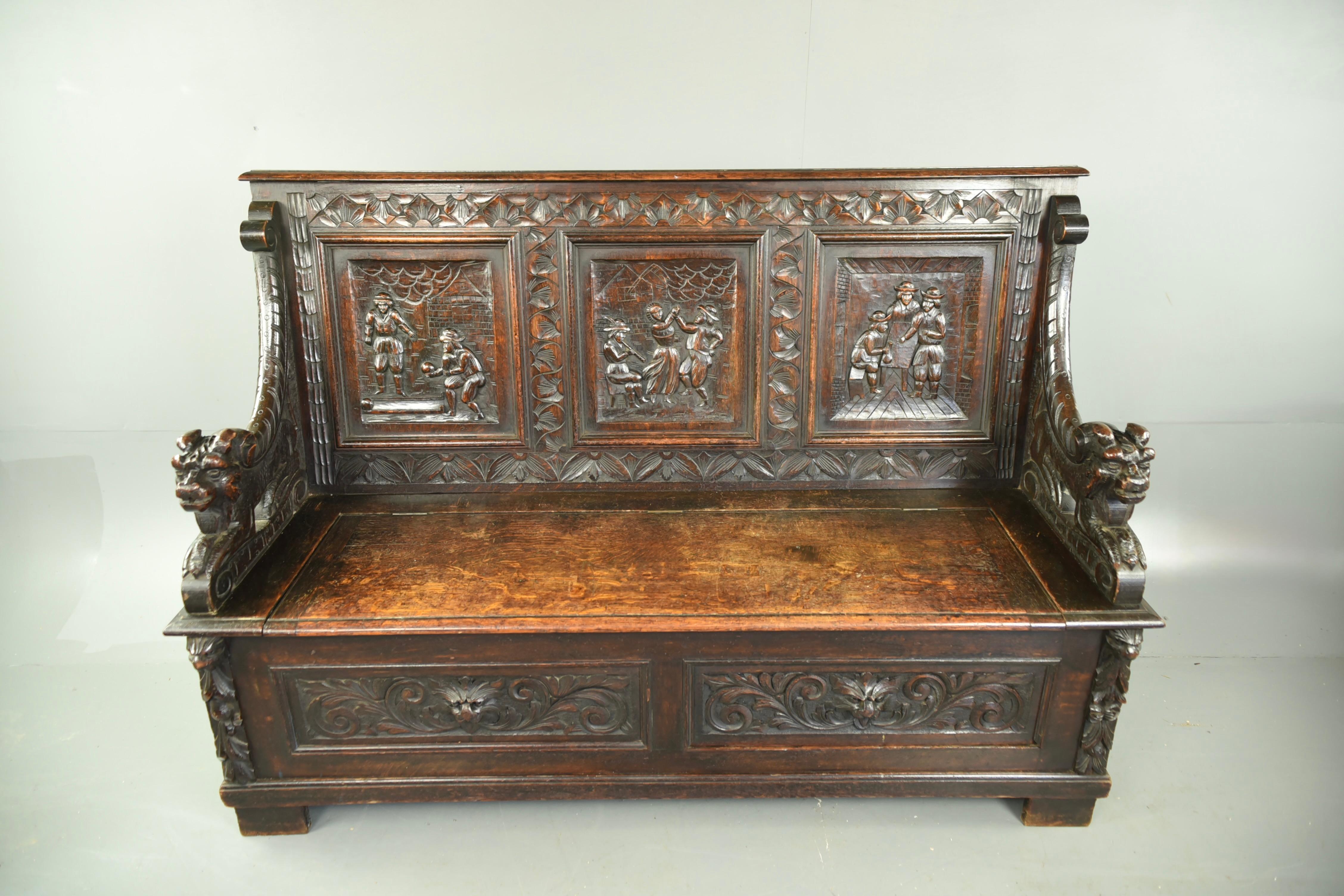 Large 19th century carved oak bench In Good Condition In Chelmsford, GB