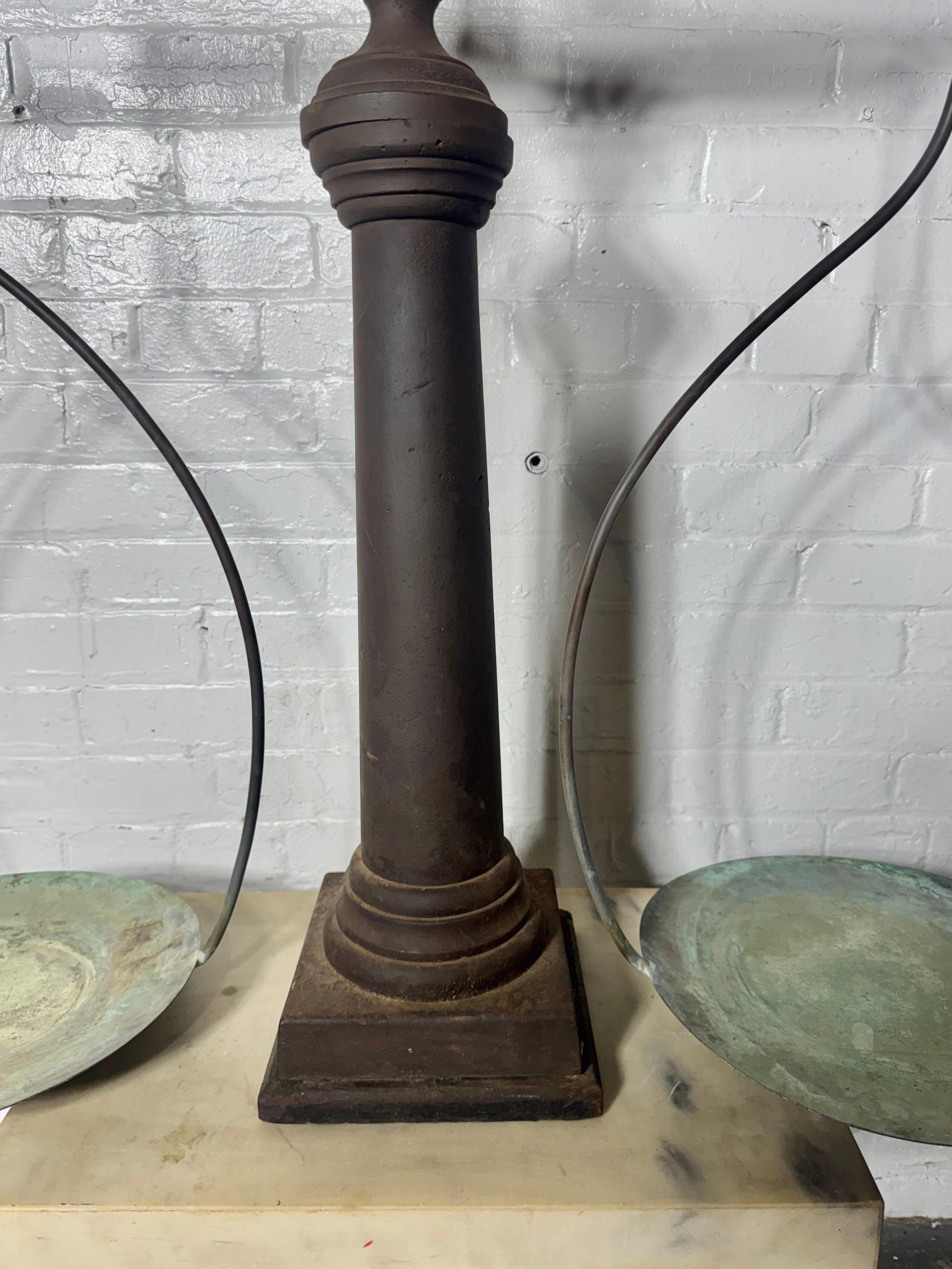 Fin du XIXe siècle Grande balance de boucher en fonte, bronze, cuivre et marbre du 19e siècle en vente