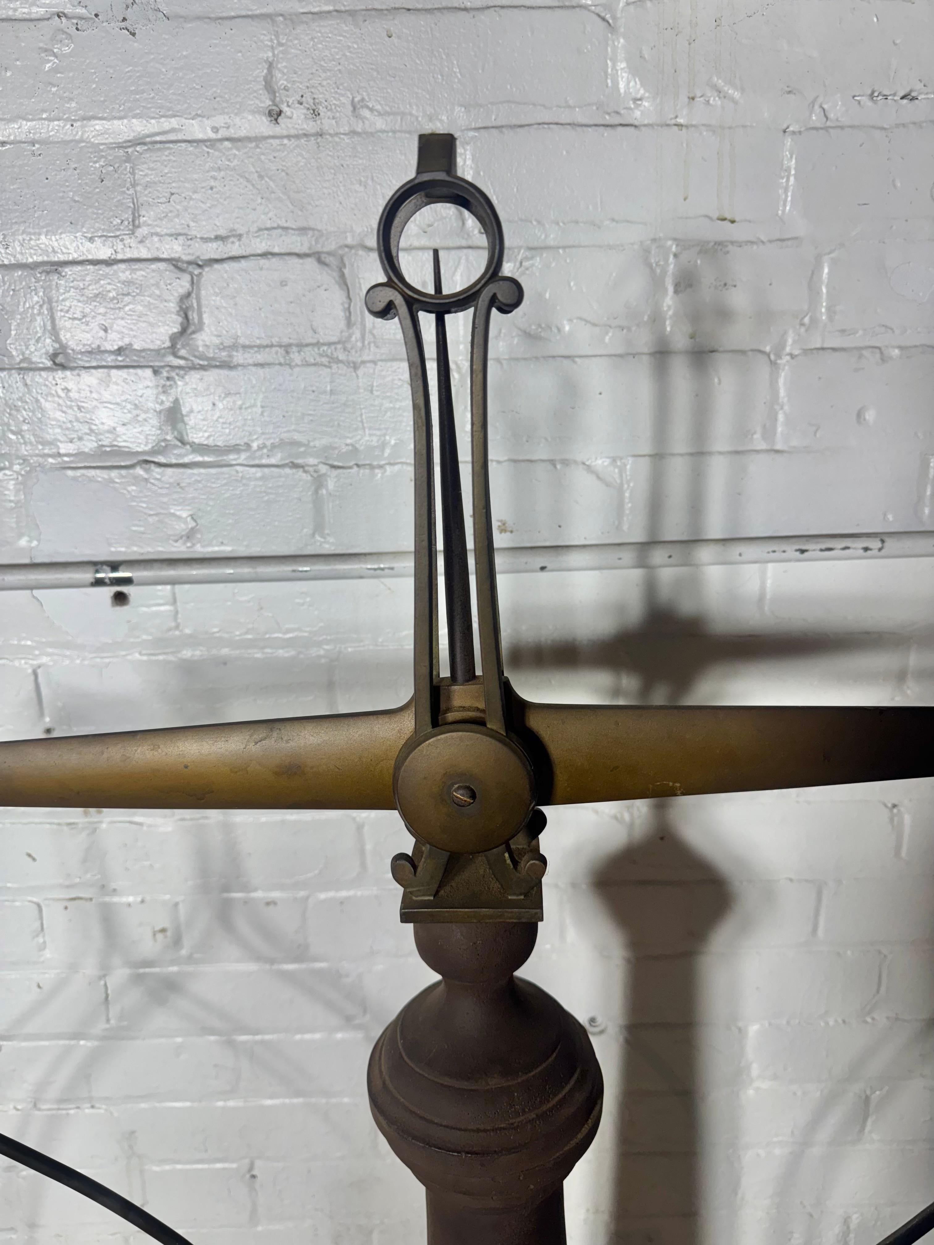 Grande balance de boucher en fonte, bronze, cuivre et marbre du 19e siècle en vente 1