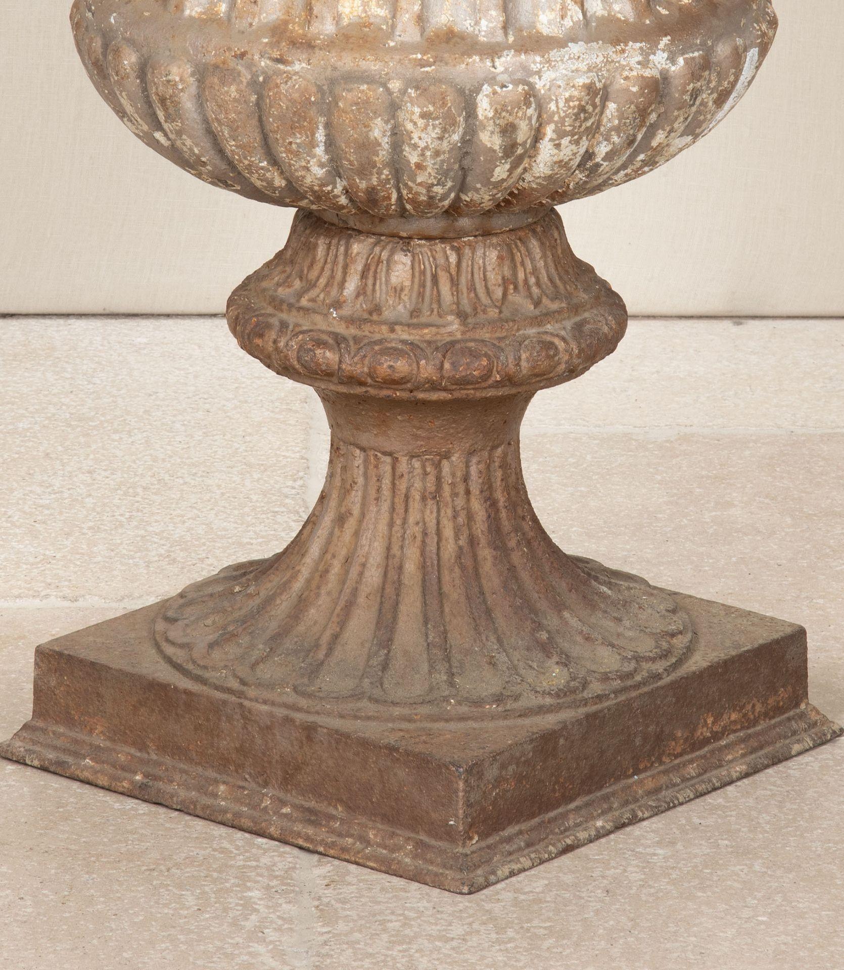 Large 19th Century Cast Iron Garden Urn In Good Condition For Sale In Gloucestershire, GB
