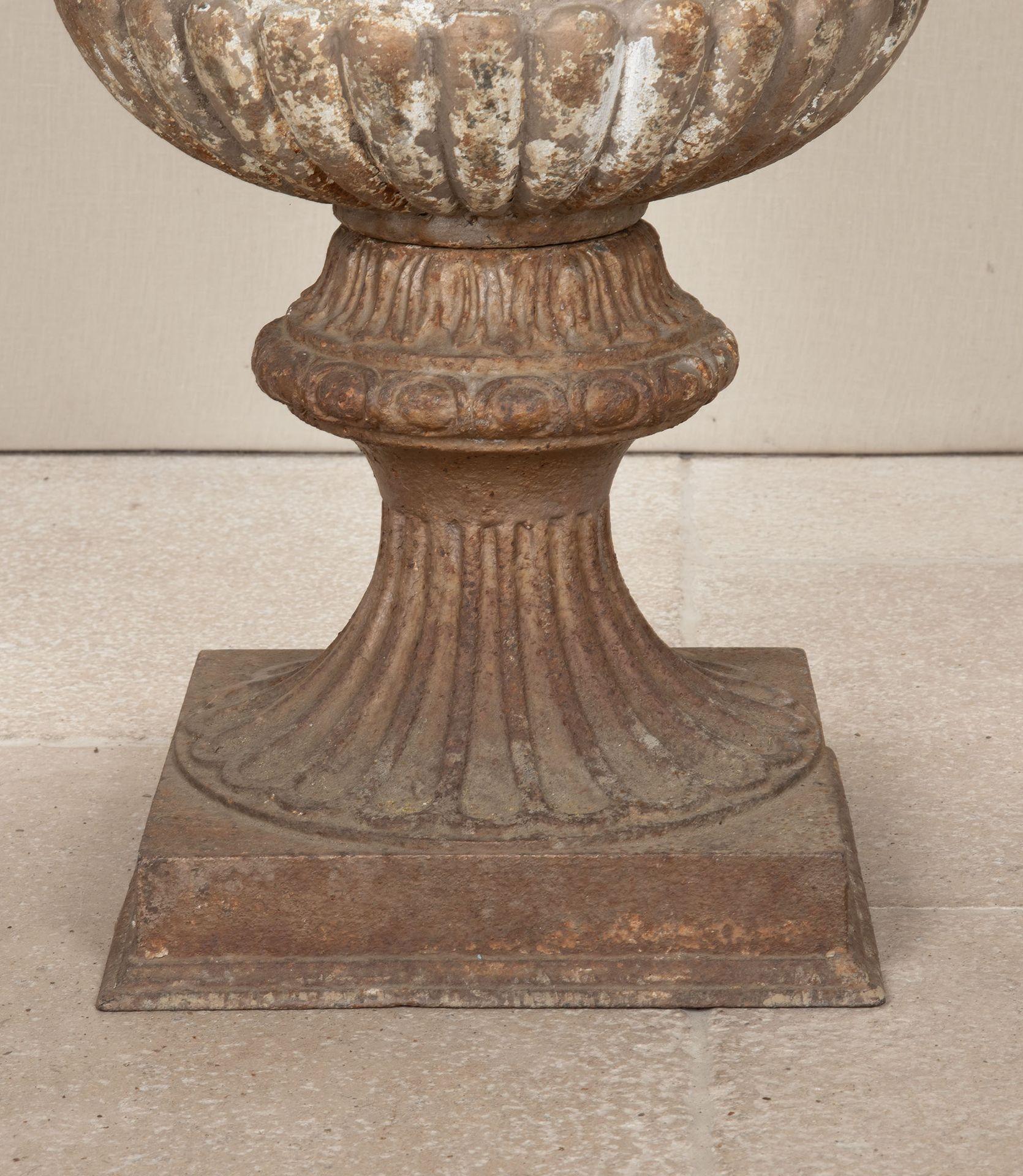 Large 19th Century Cast Iron Garden Urn For Sale 1