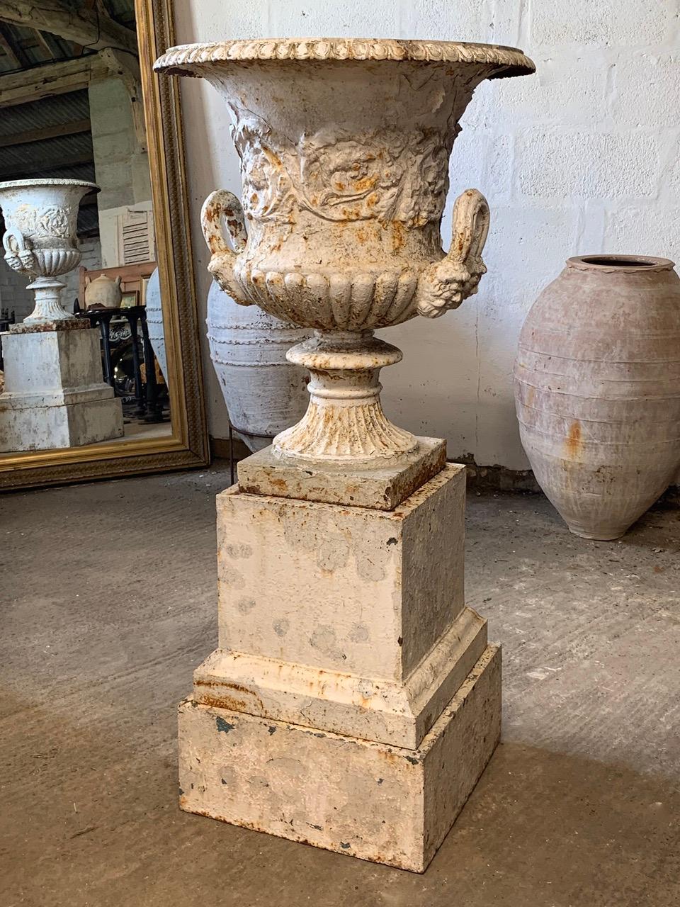 Large 19th Century Cast Iron Handyside Garden Urn & Plinth In Good Condition In Ongar, GB