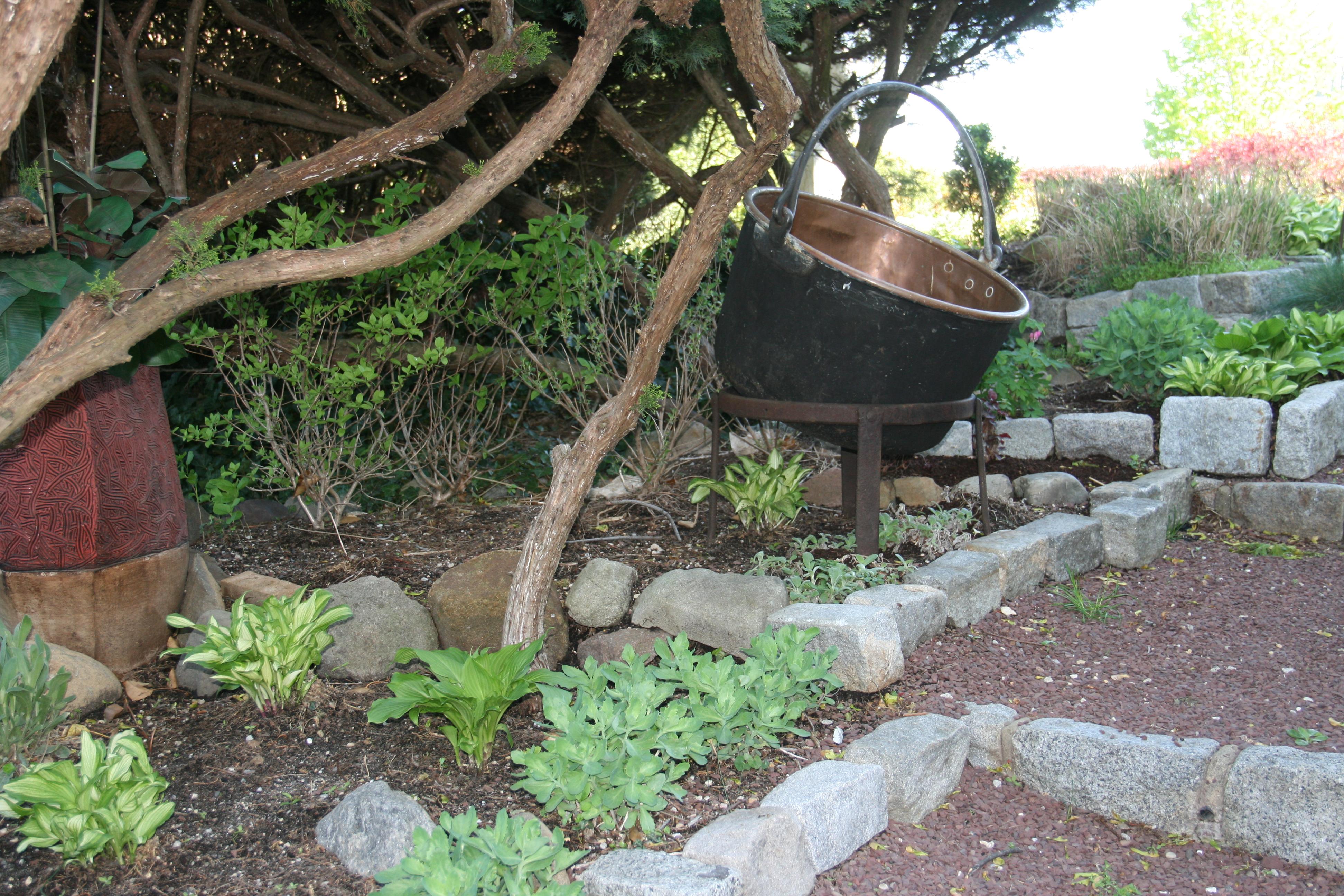 cast iron cauldron planter