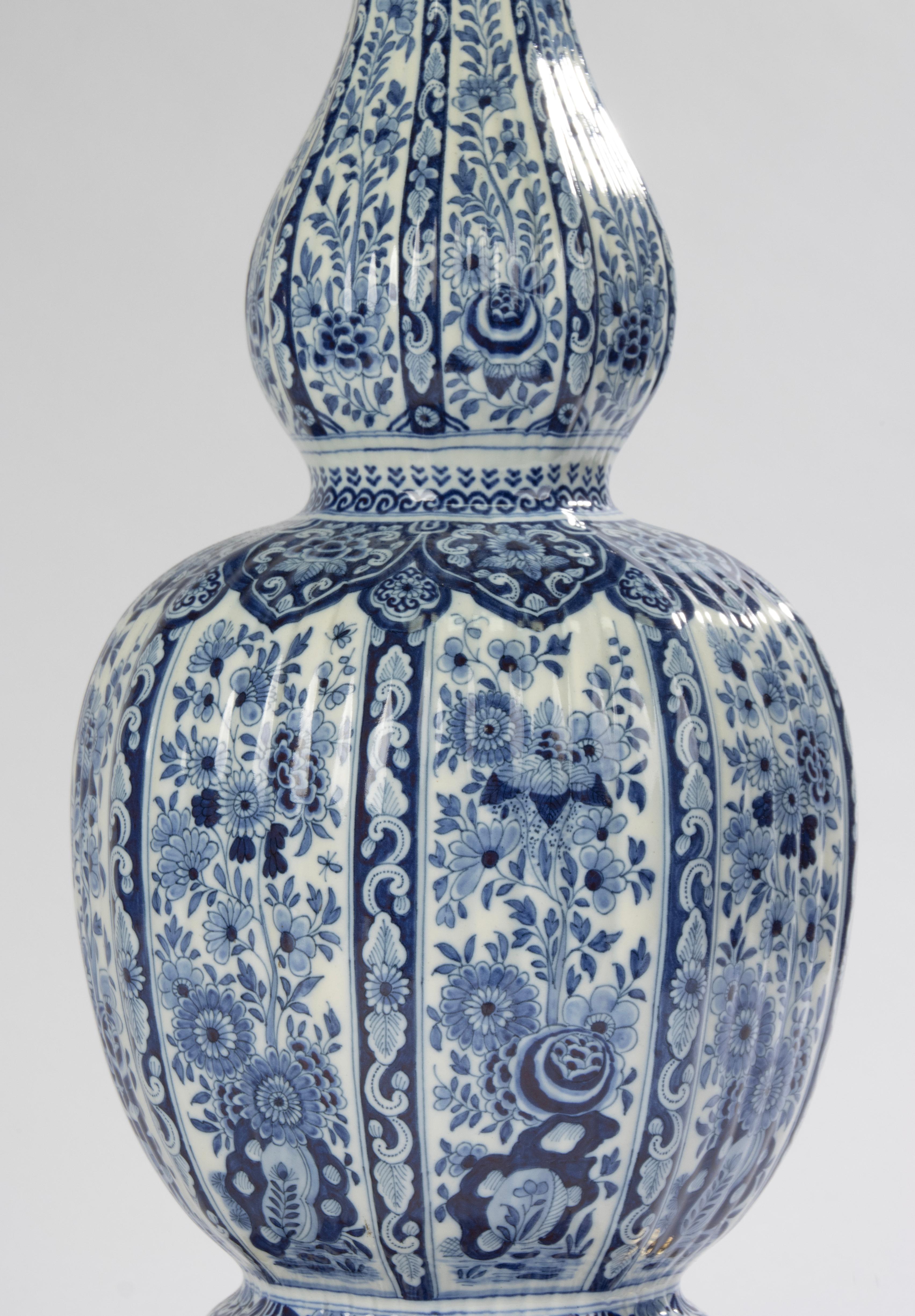 Grand vase en céramique de Delft du 19ème siècle - Lampe de table  en vente 6
