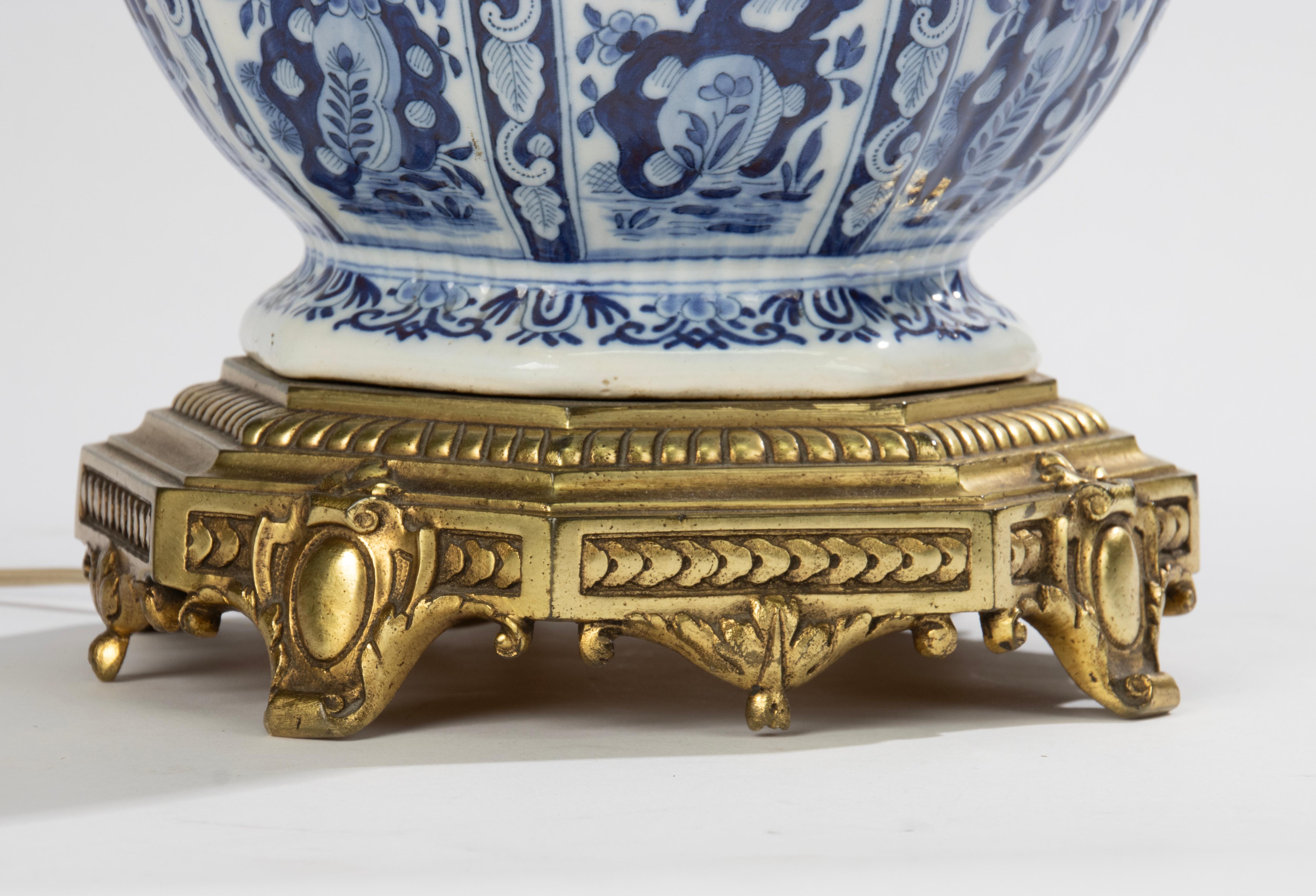 Grand vase en céramique de Delft du 19ème siècle - Lampe de table  en vente 7