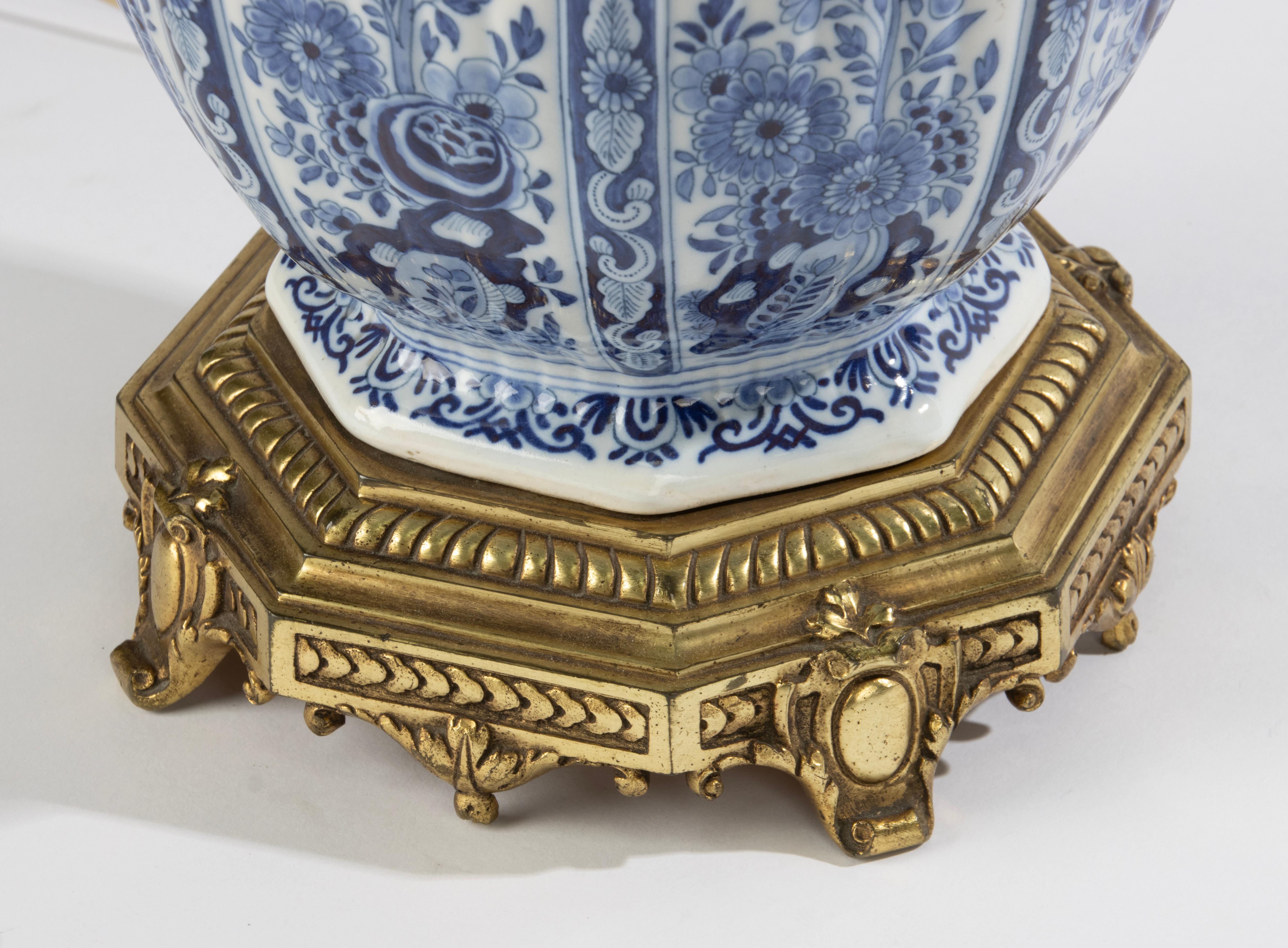 Fin du XIXe siècle Grand vase en céramique de Delft du 19ème siècle - Lampe de table  en vente