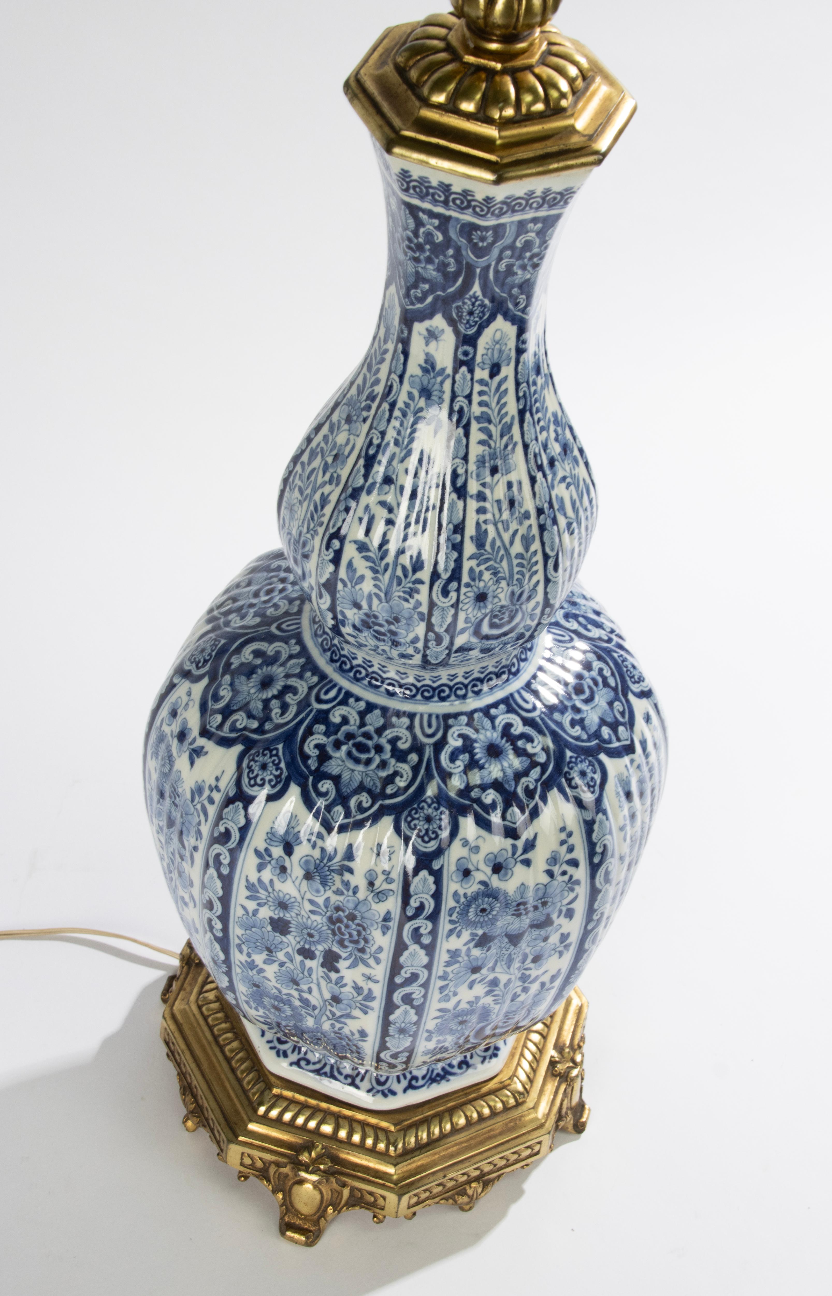 Céramique Grand vase en céramique de Delft du 19ème siècle - Lampe de table  en vente