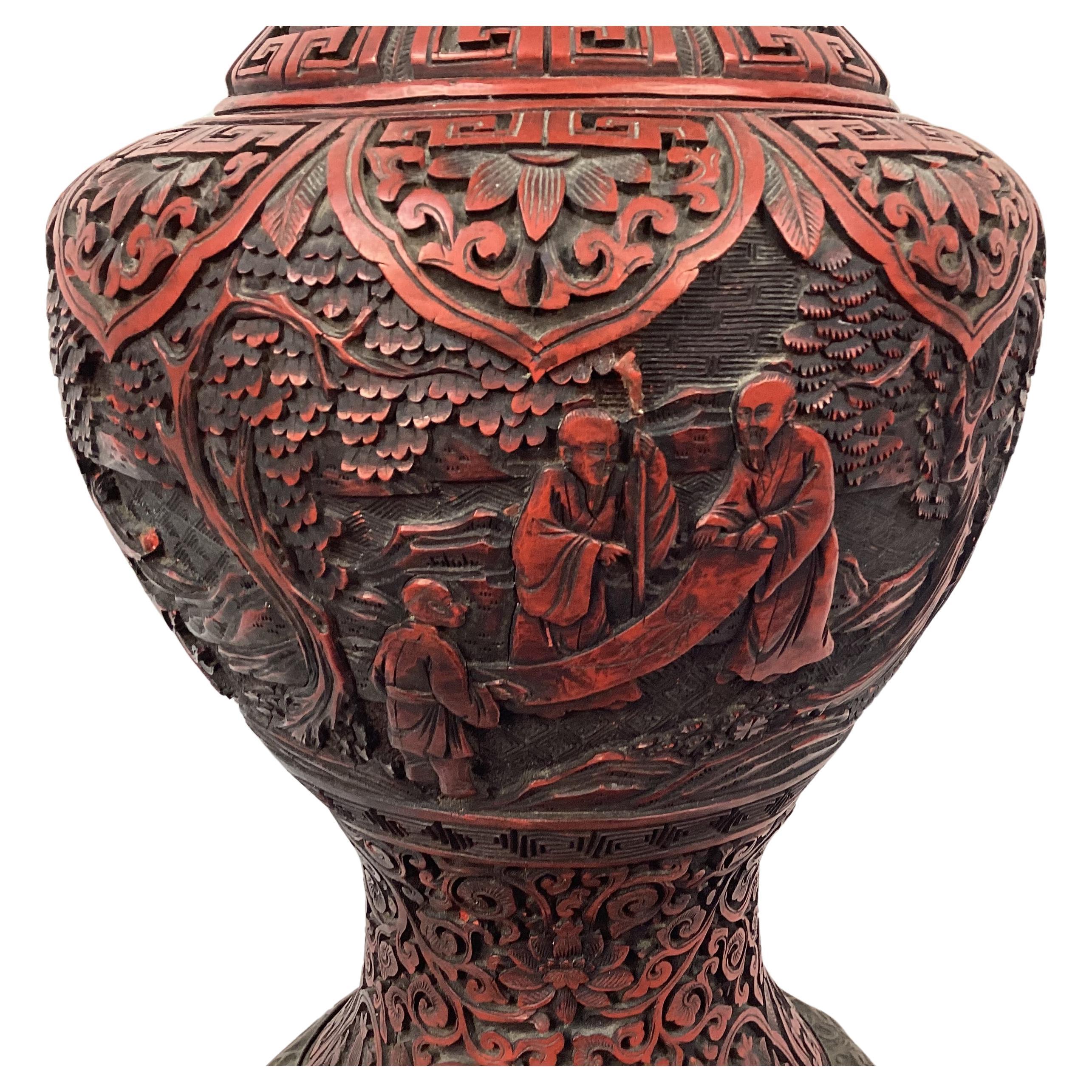 XIXe siècle Grand vase Cinnabar sculpté chinois du 19ème siècle comme lampe de bureau en vente