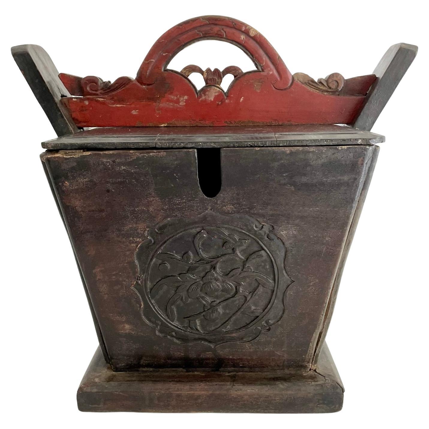 Grande boîte à thé sculptée chinoise du 19ème siècle