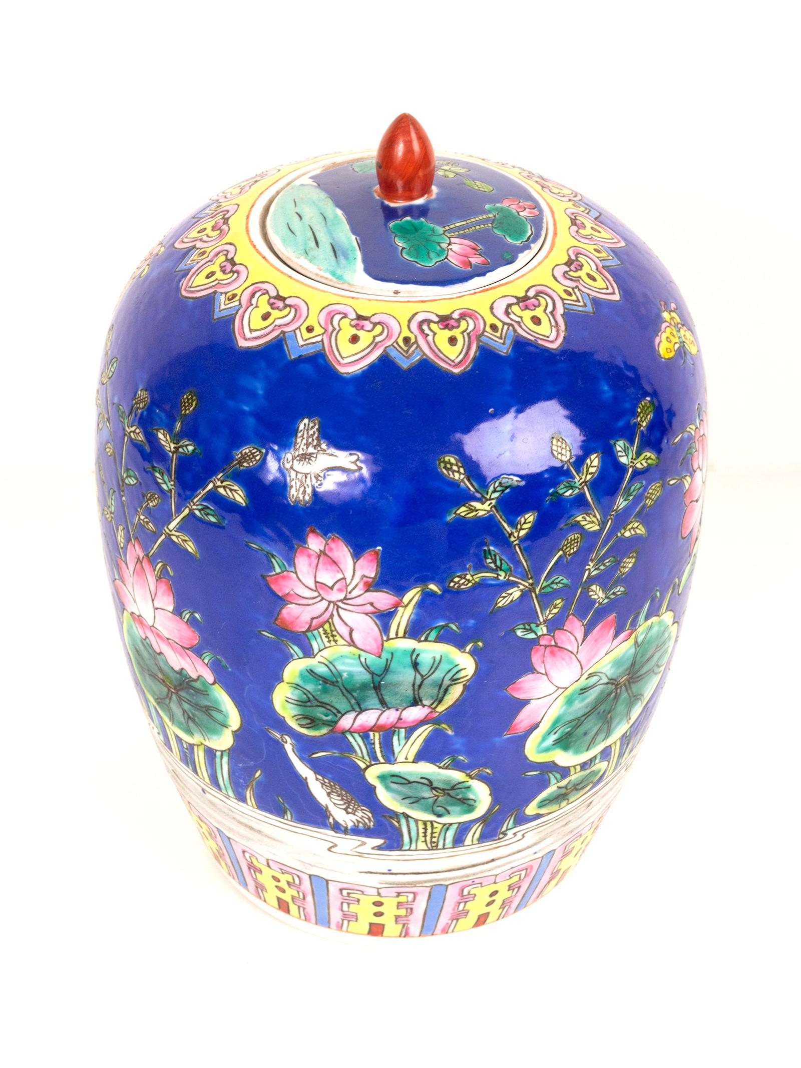 Qing Large Chinese Polychrome Enameled Ginger Jar Vase, China For Sale
