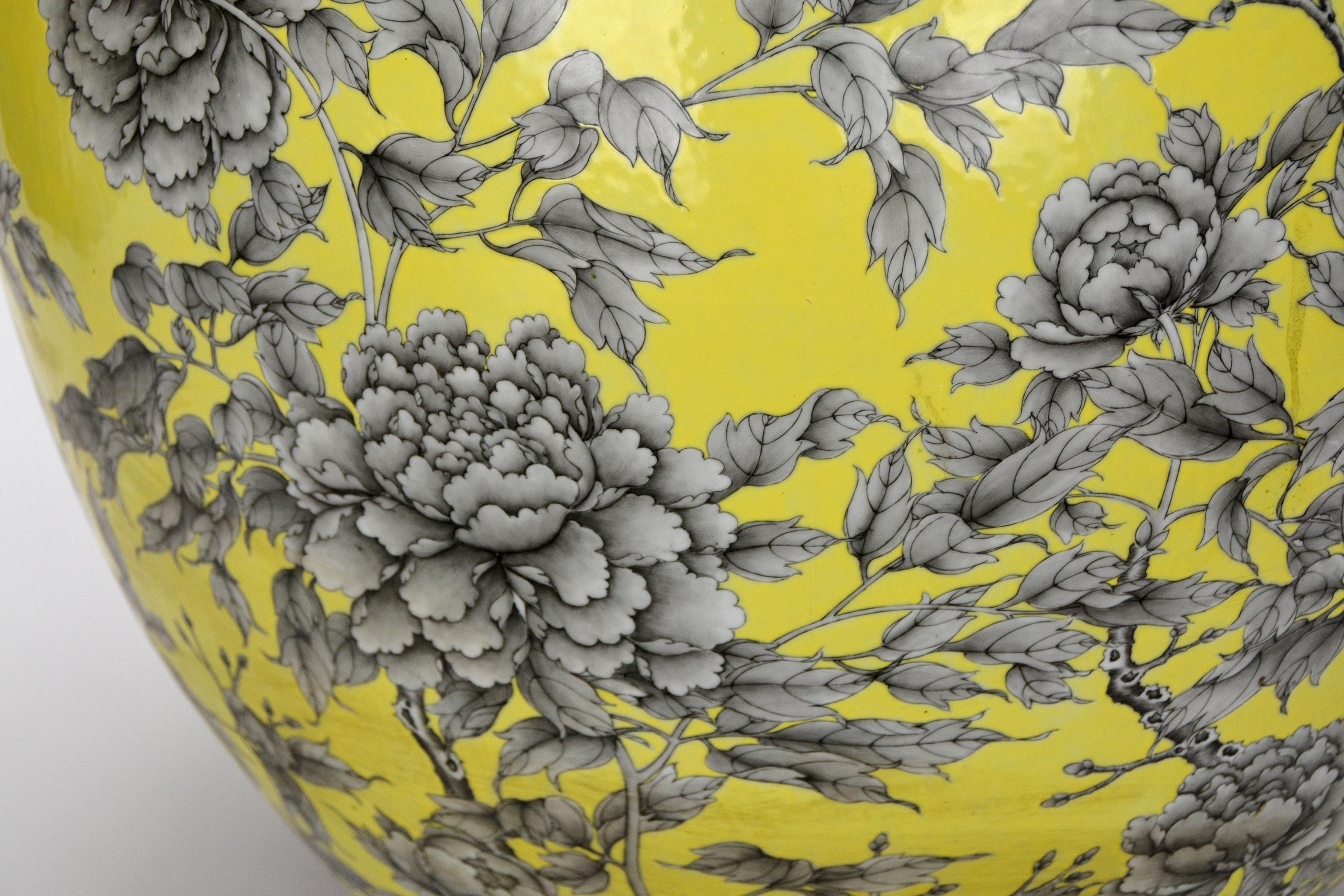 Large Chinese Qing Yellow Glazed Black Floral Porcelain Jardiniere For Sale 11