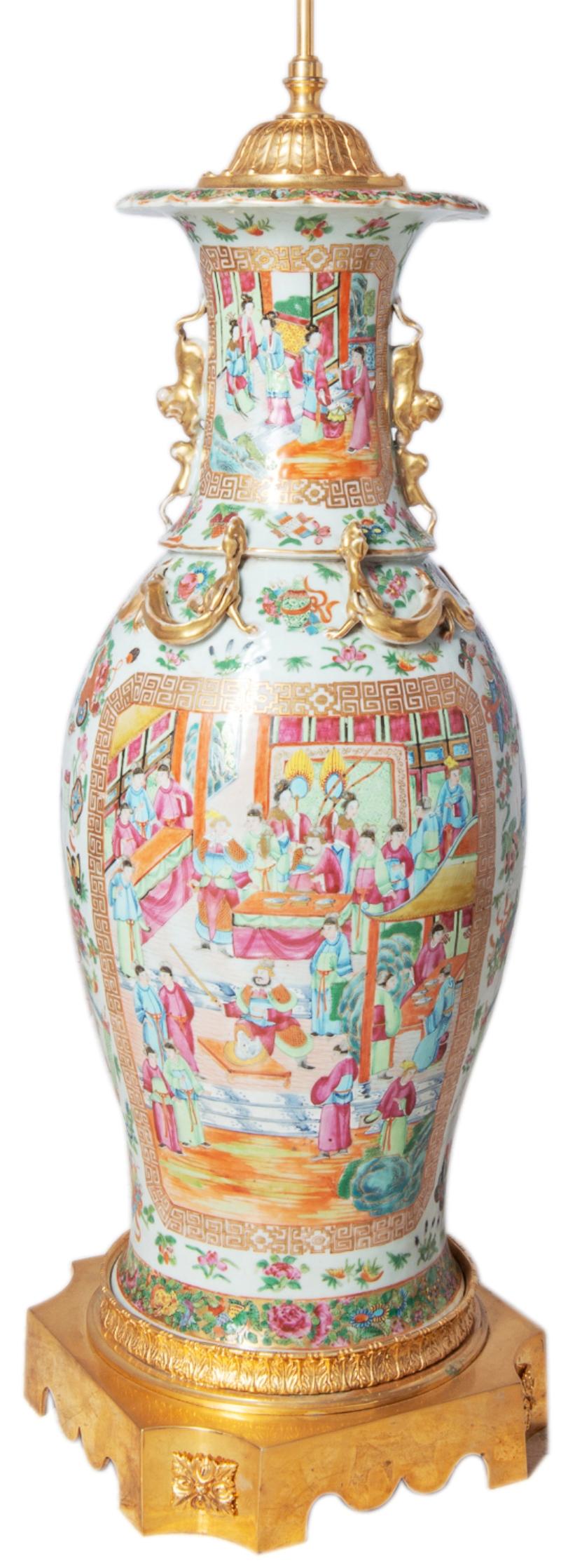 Große chinesische Rosenmedaillon / Kanton Vase / Lampe des 19 im Angebot 2