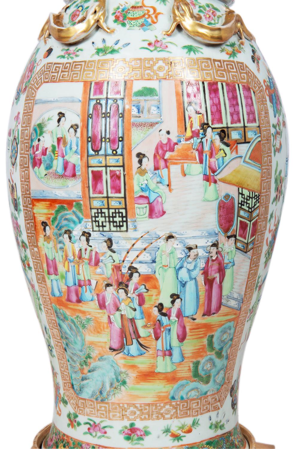 Große chinesische Rosenmedaillon / Kanton Vase / Lampe des 19 (Chinesischer Export) im Angebot