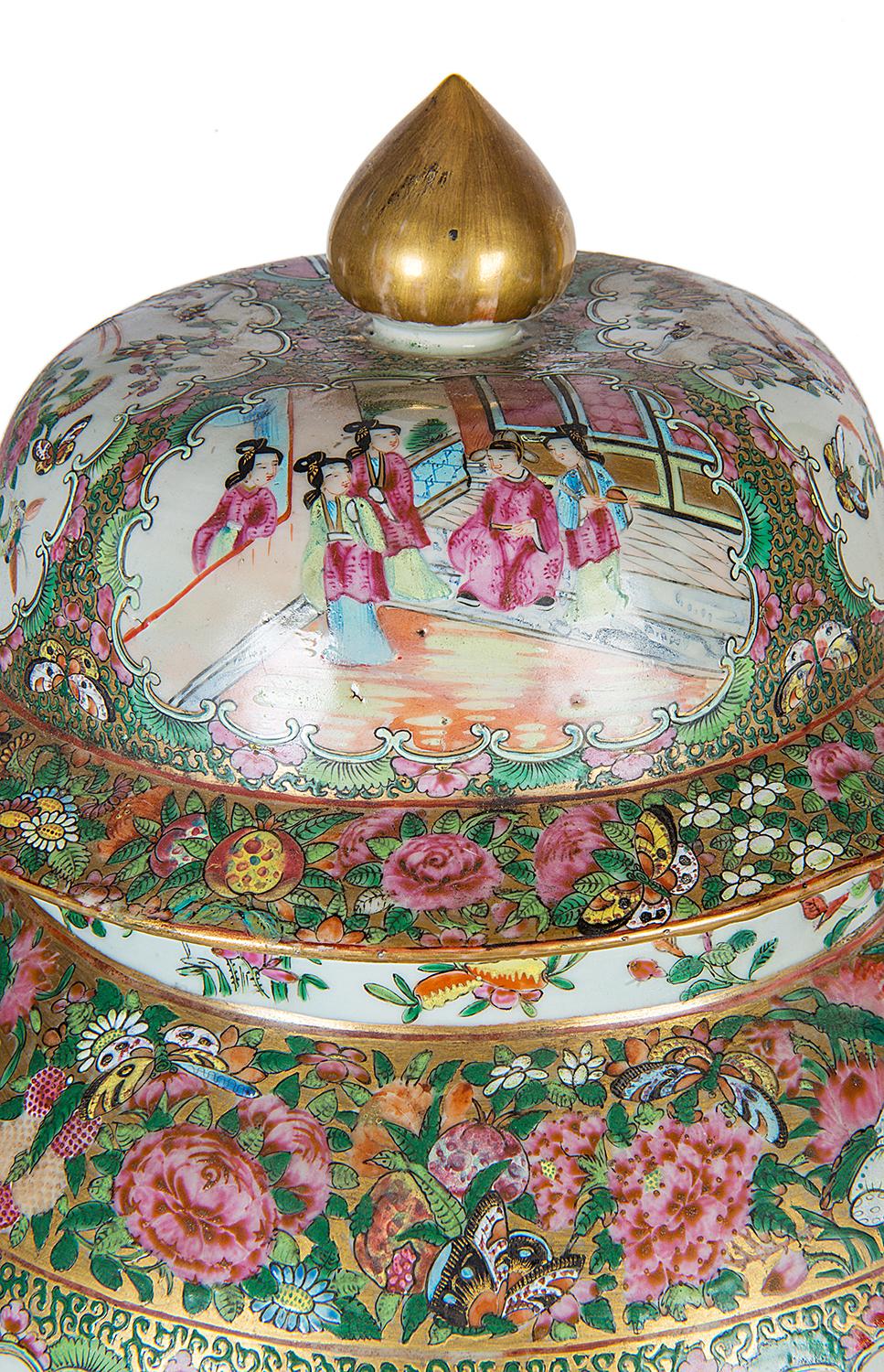 Hand-Painted Large 19th Century Chinese Rose Medallion Lidded Vase